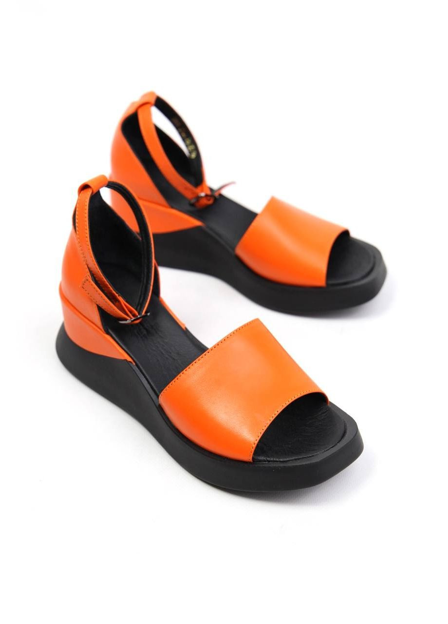 Оранжевые босоножки и сандалии Benito без застежки