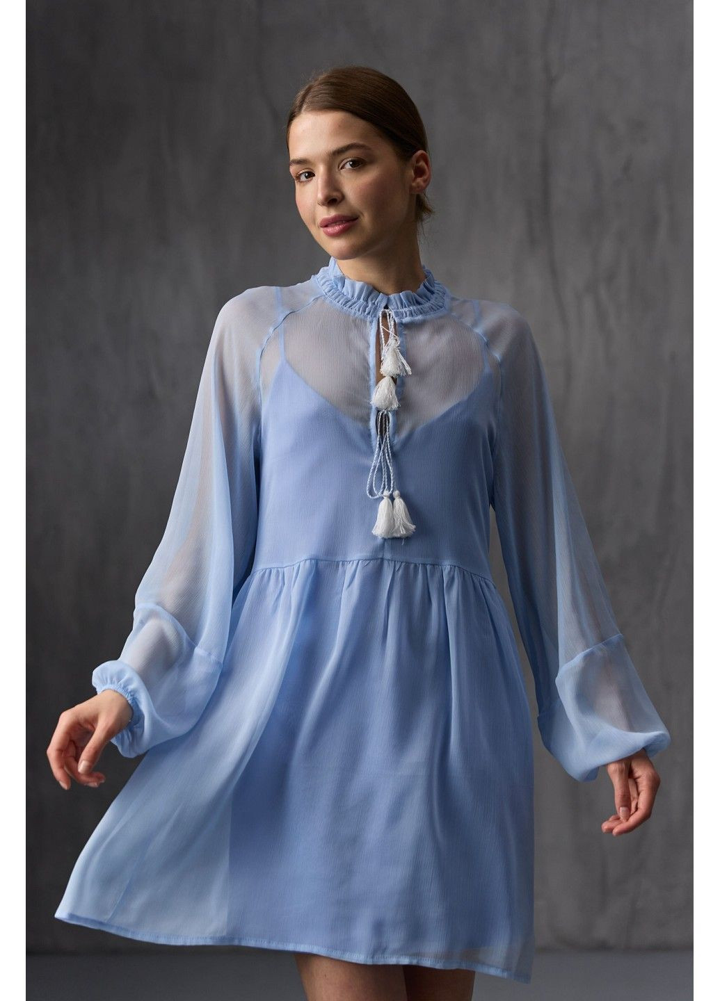 Голубое платье из жатого шифона и кистями голубое Bessa