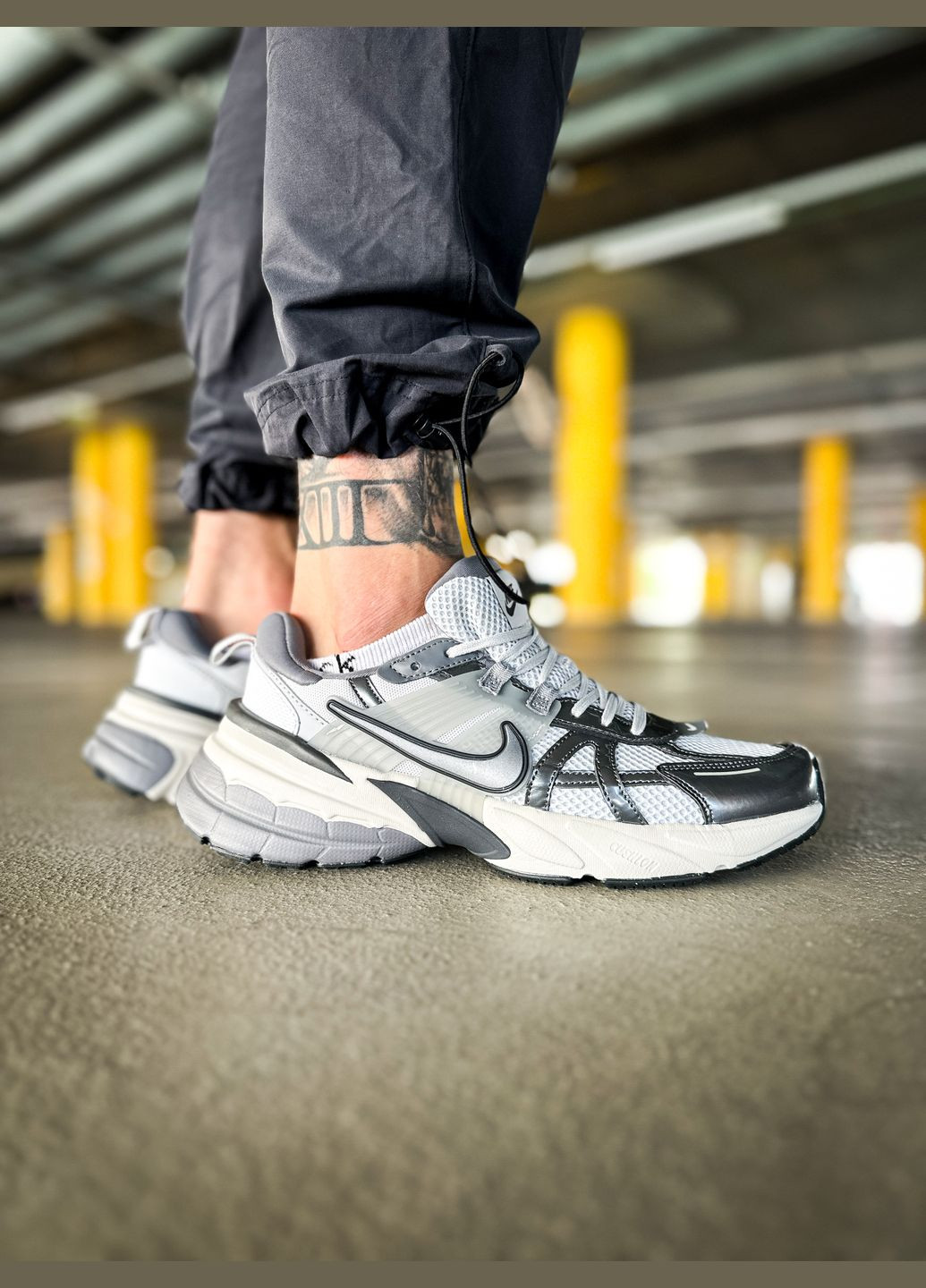 Сірі Осінні кросівки чоловічі і жіночі nike runtekk v2k summit white metalic silver | найк рантекк в2к сірі білі No Brand