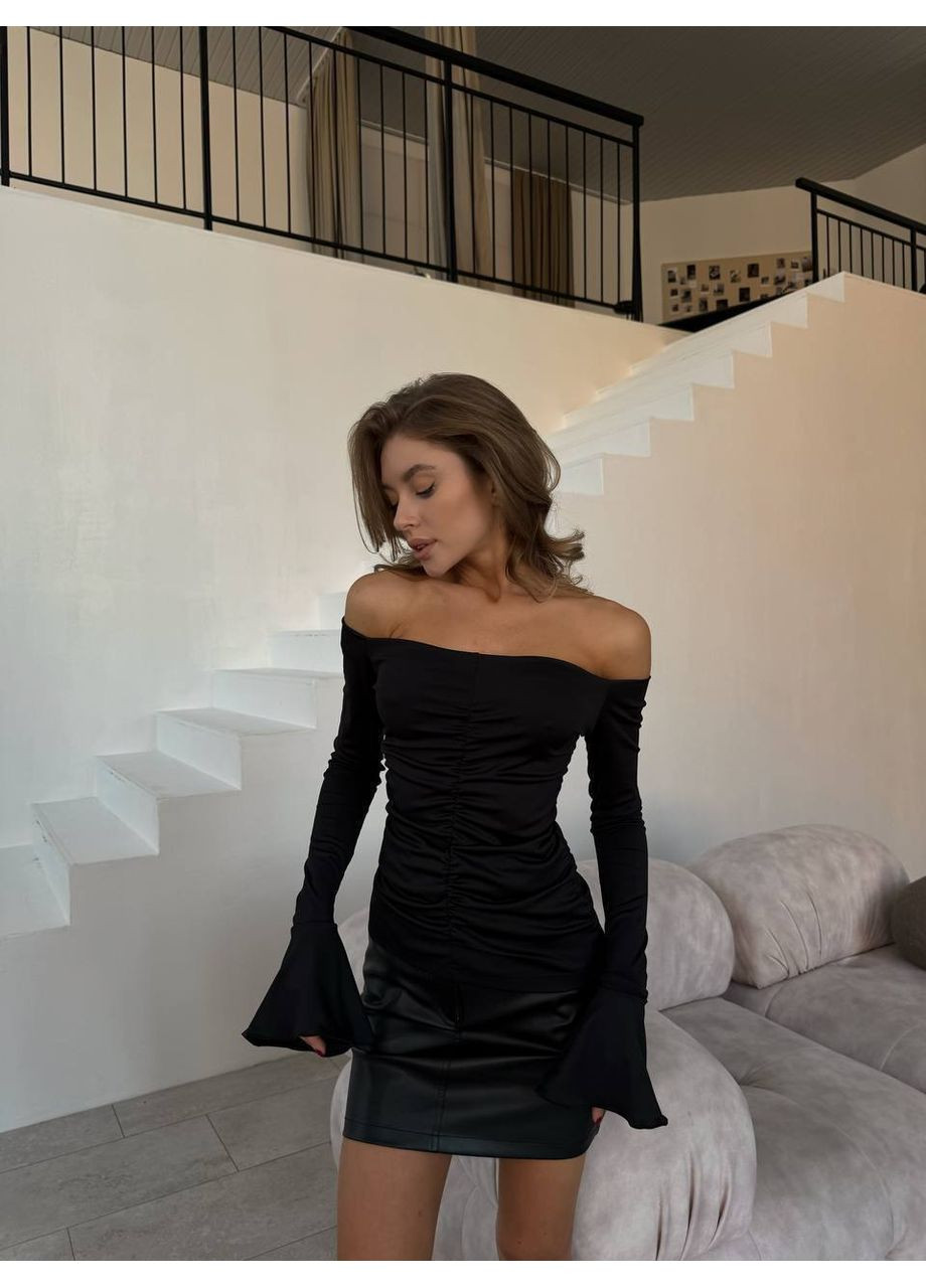 Лонгслив с открытыми плечами и складками Adelante (354698822)