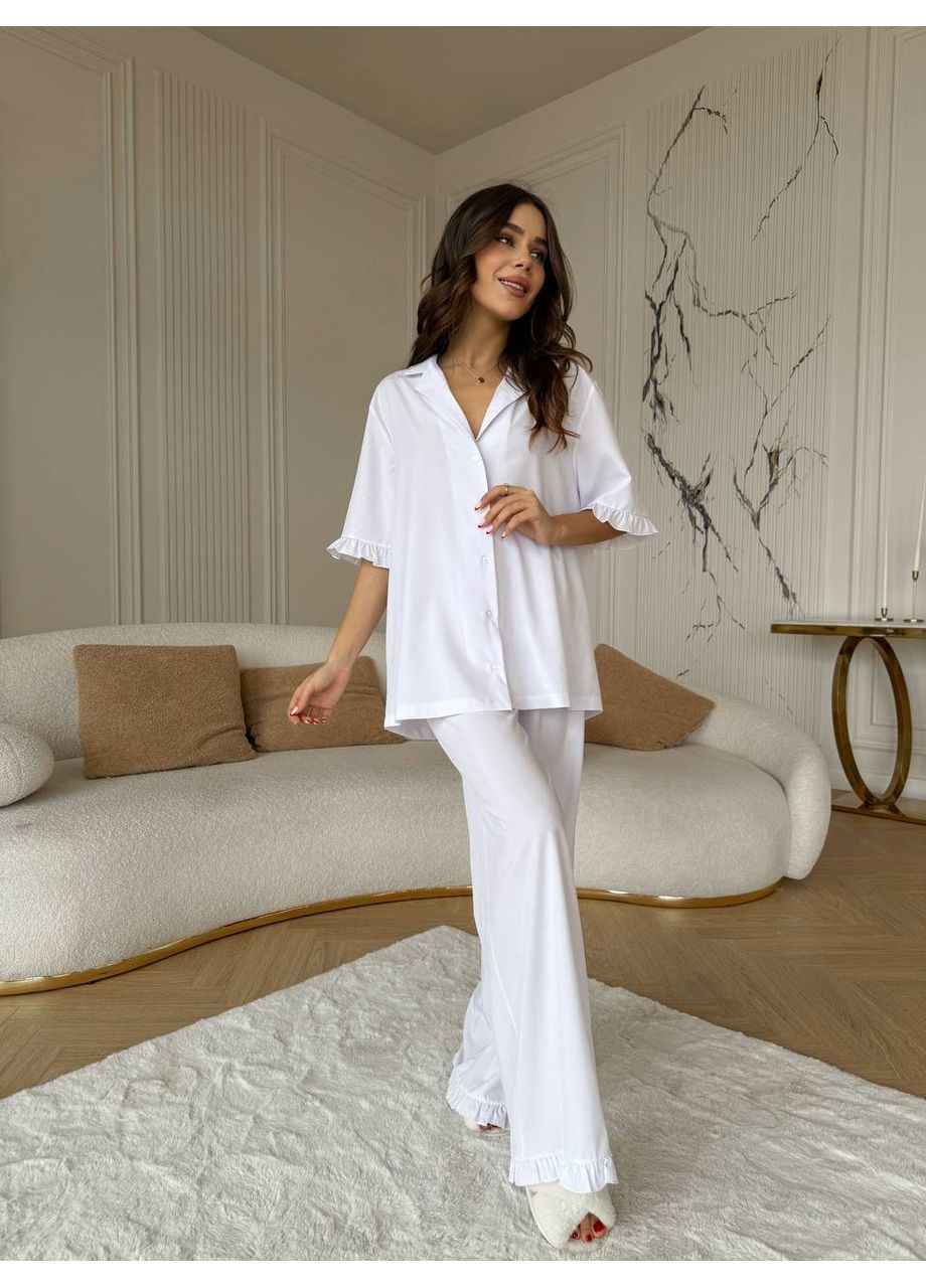 Біла жіноча піжама Osoblyva