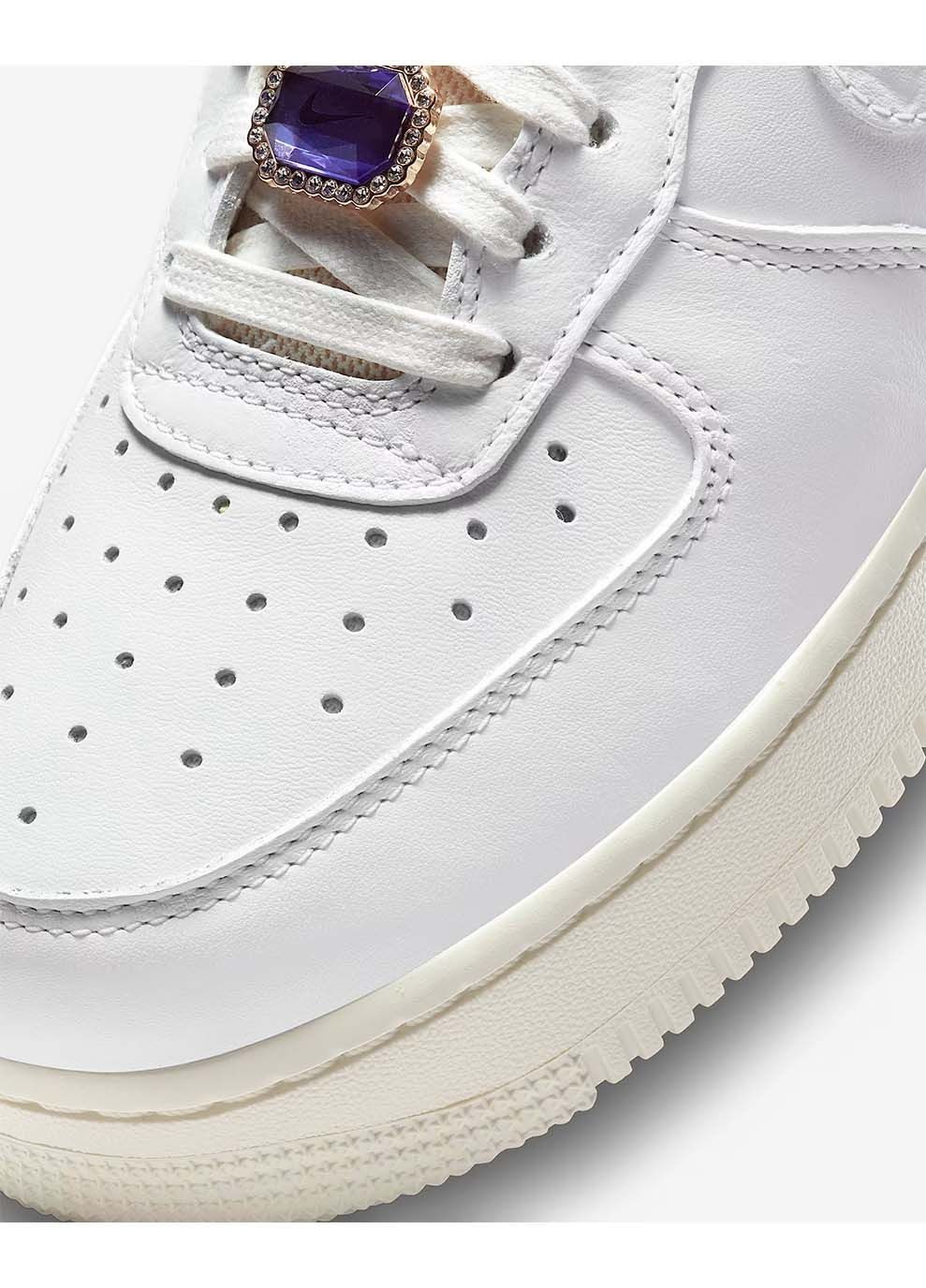 Женские Кроссовки WMNS AIR FORCE 1 LO PRM Белый Nike белые демисезоны (367188462)