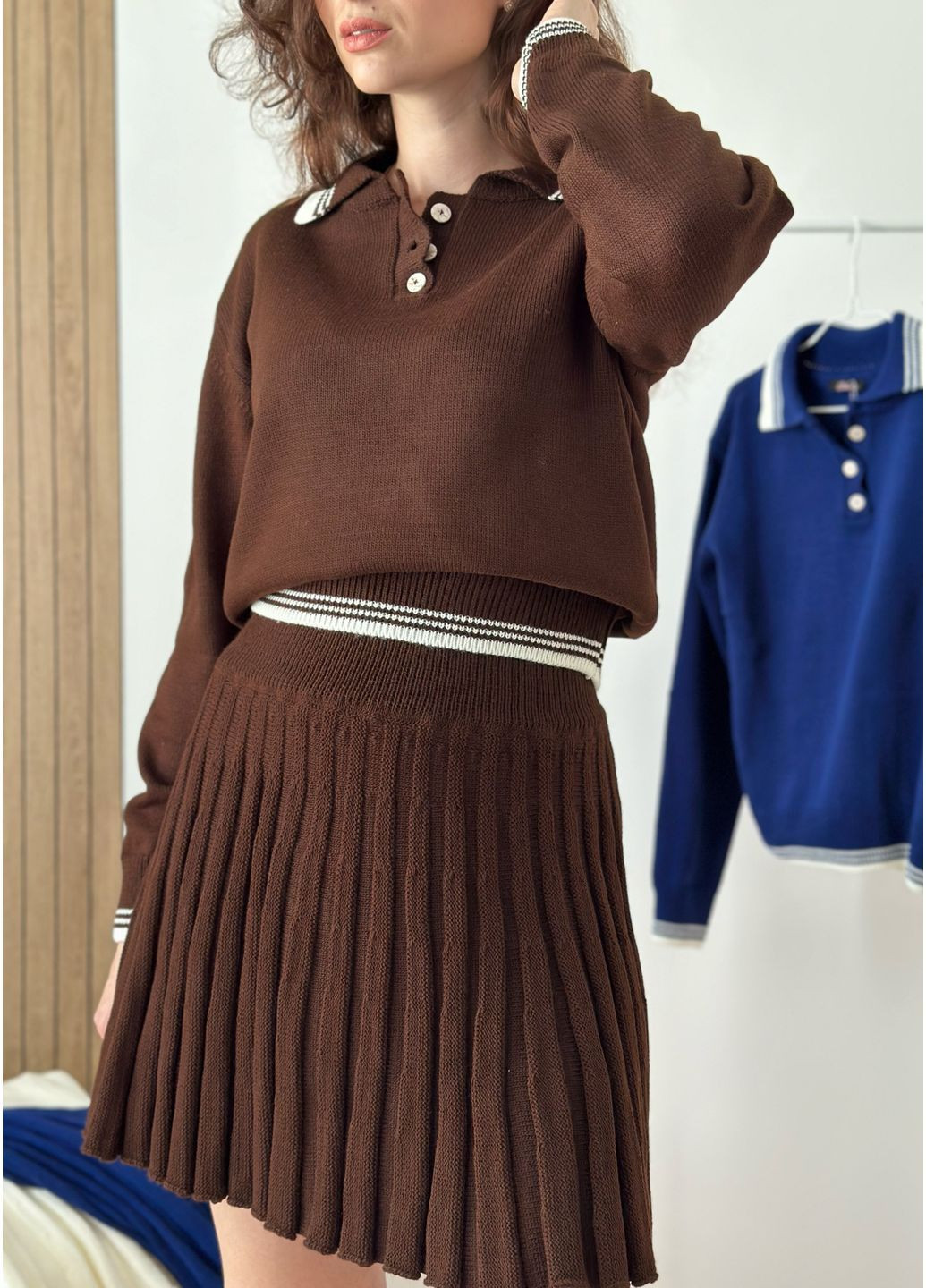 Костюм со свитером поло а юбкой плиссе, молочный No Brand Вʼязаний костюм (365750935)