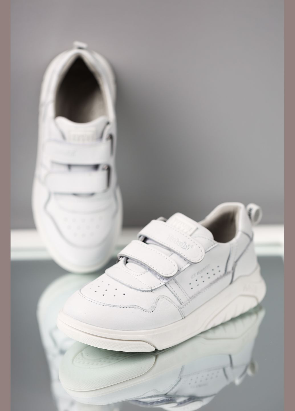 Белые демисезонные кроссовки из натуральной кожи для мальчика 9411 37 24см белый 71400 Tutubi