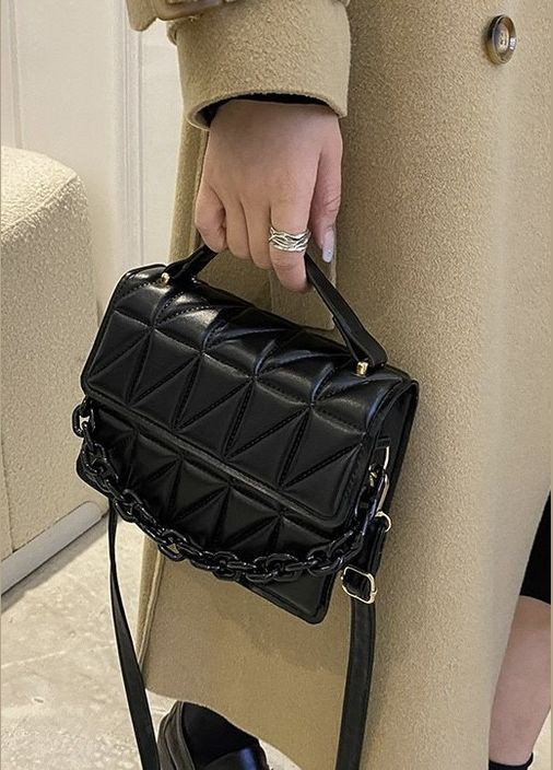 Женская классическая сумка 21137 на ремешке черная No Brand (283022774)