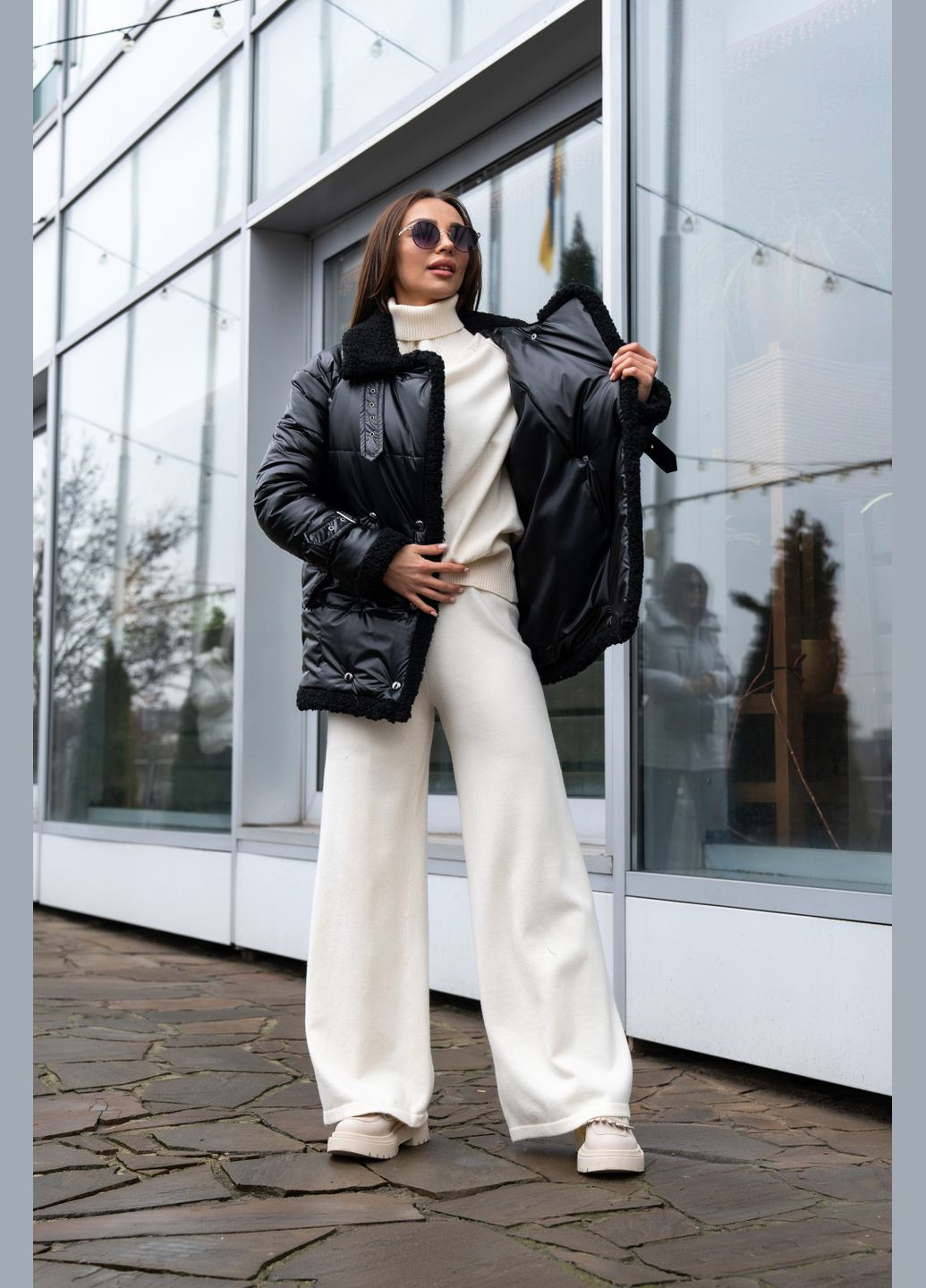 Черная демисезонная куртка MN