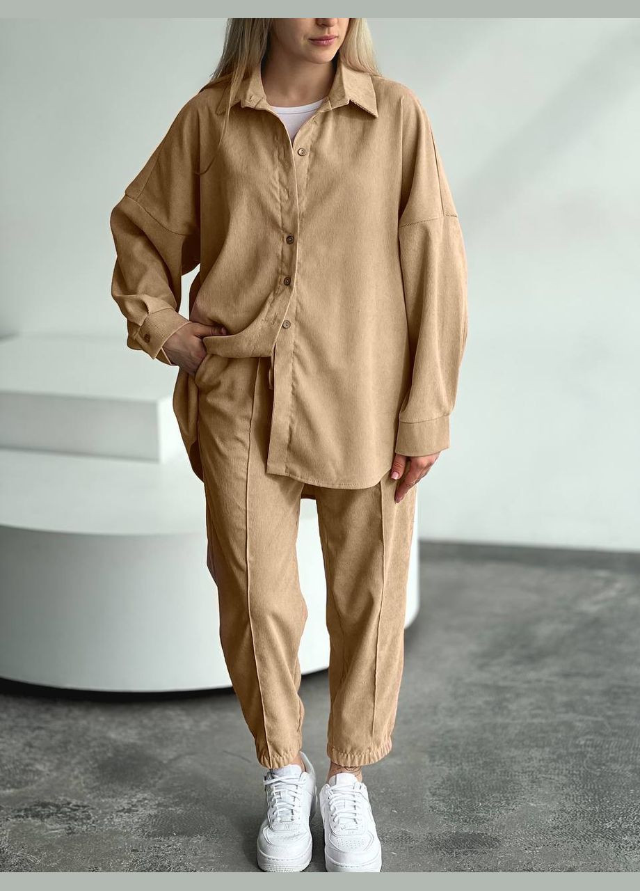 Шикарний якісний костюм бежевого кольору двійка (сорочка+штани) з мікро-вельвету, що ідеально підходить для прогулянки ввечері. No Brand 082-4 (285785935)