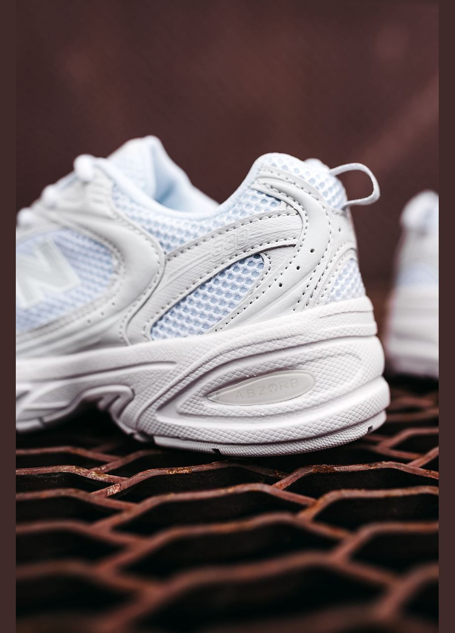 Белые демисезонные кроссовки женские New Balance 530