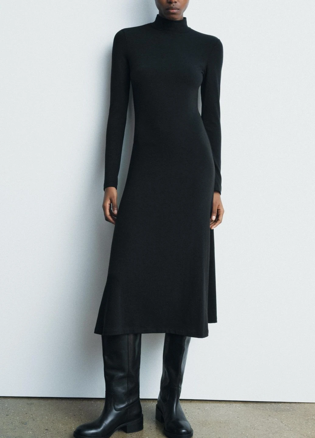 Чорна повсякденний сукня Zara однотонна