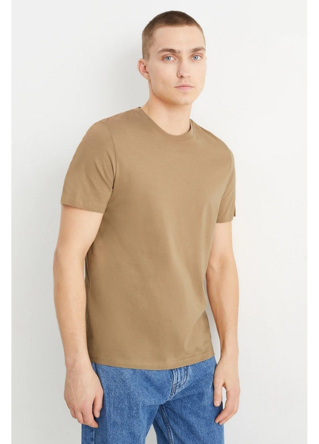 Бежевая футболка C&A