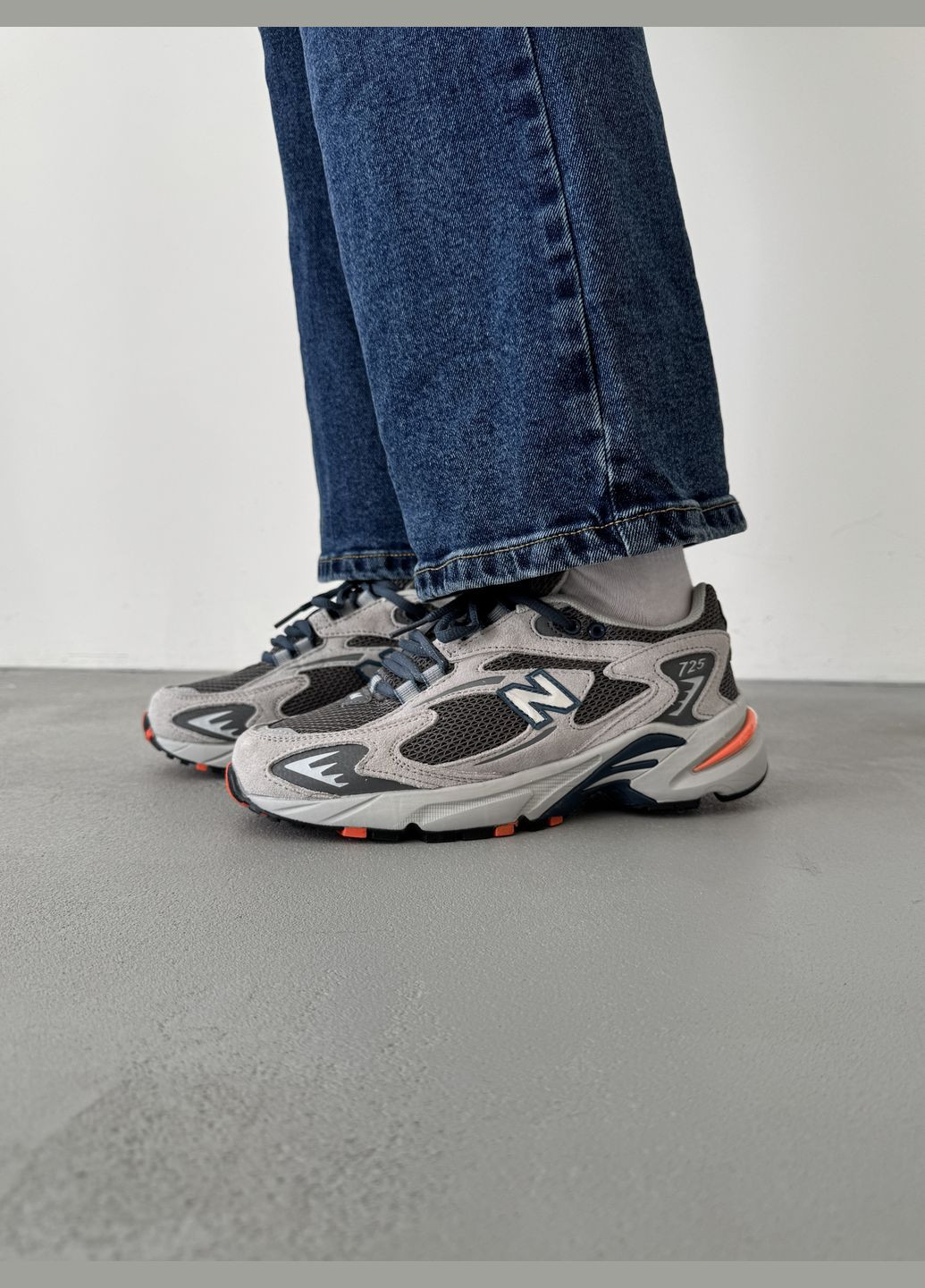 Серые демисезонные кроссовки мужские и женские new balance 725 grey | нью беланс 725 серые No Brand