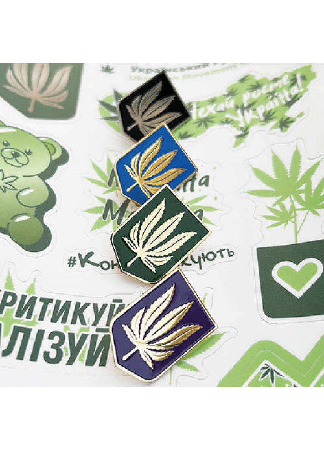 Конопля значок черный Dobroznak (365246400)