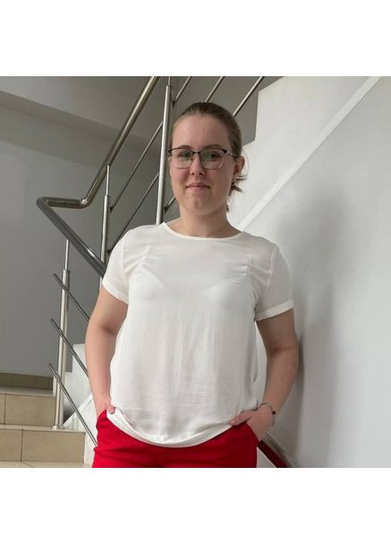 Белая женская футболка штапель 44 белая Nita