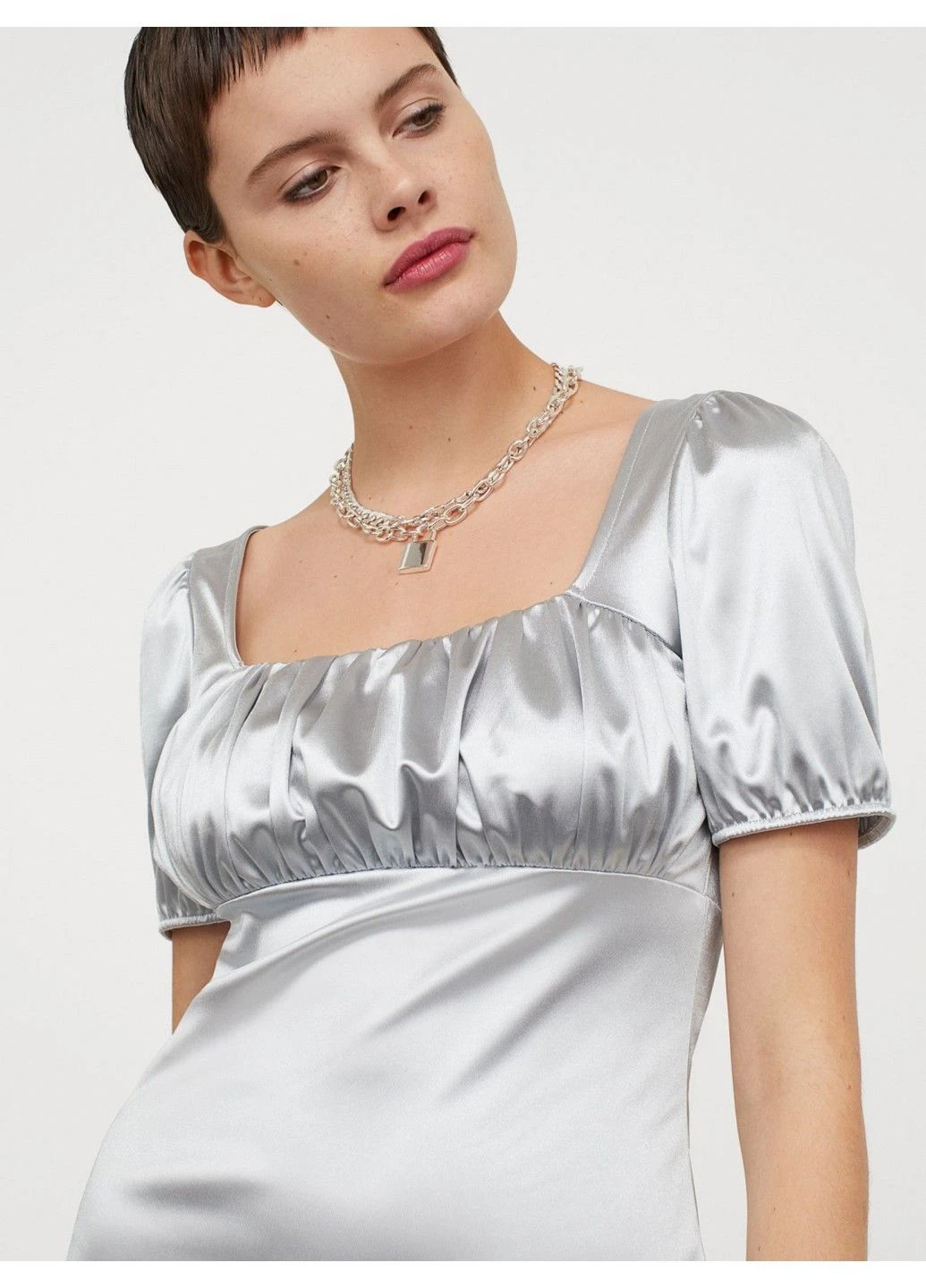 Серебряное коктейльное платье H&M однотонное
