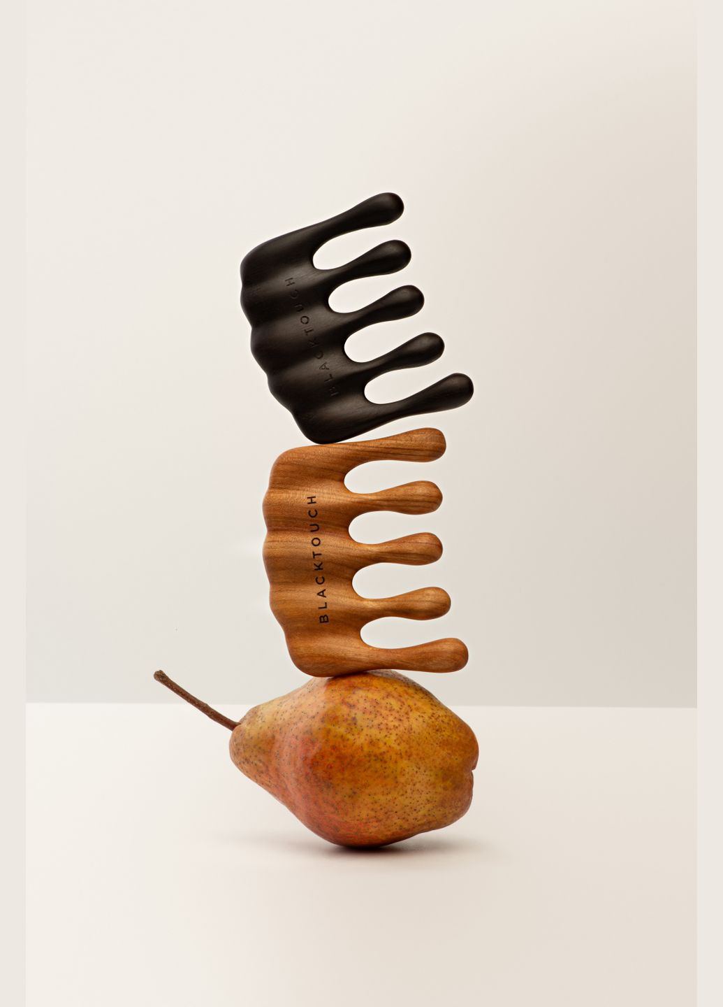 Гребень для массажа головы Medusa Light BlackTouch (301940965)