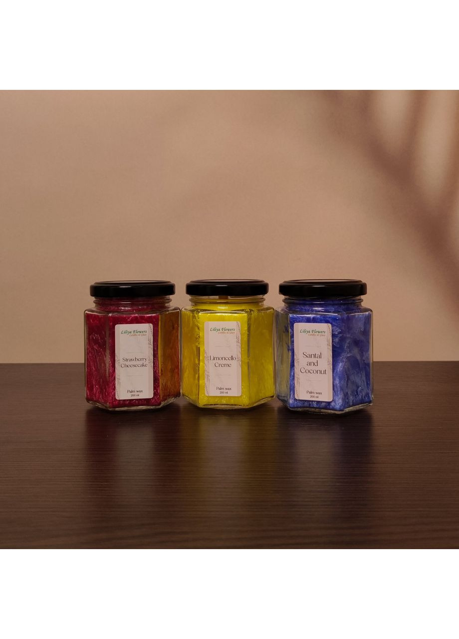 Свічка Strawberry Cheesecake з ароматом Liliya Flowers (366026863)