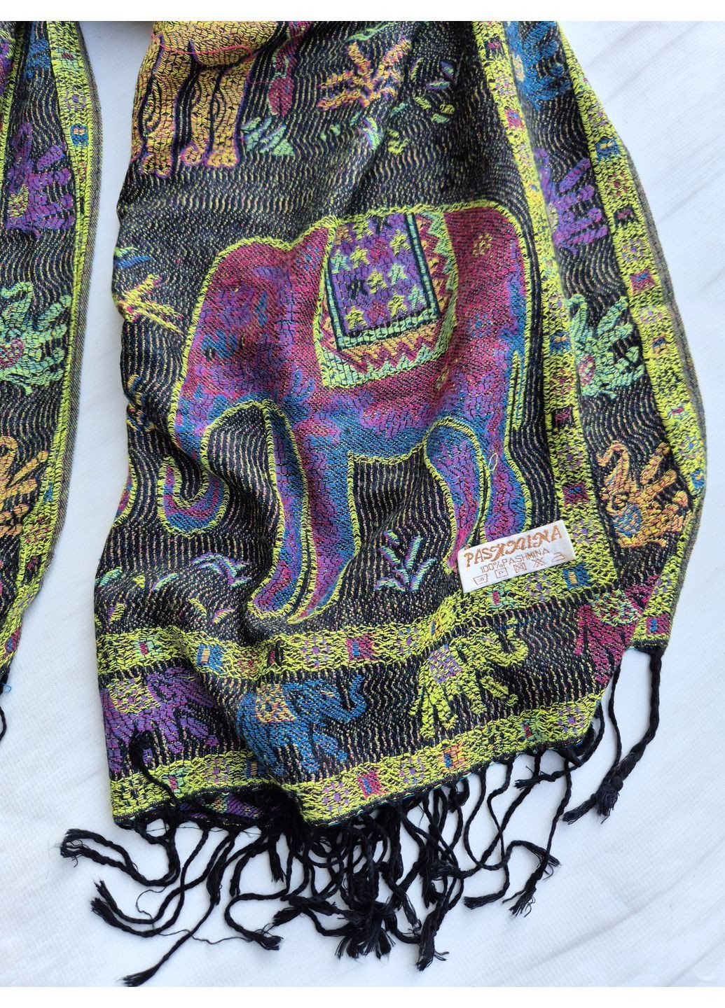 Шарф-палантин женский весна-осень в рисунок слонов с кистями 180х66 см Без бренду No Brand (368468410)