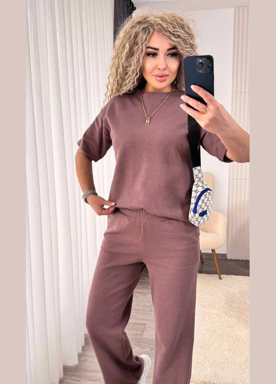 Жіночий костюм двійка футболка та штани з розрізами MonCher (335013849)