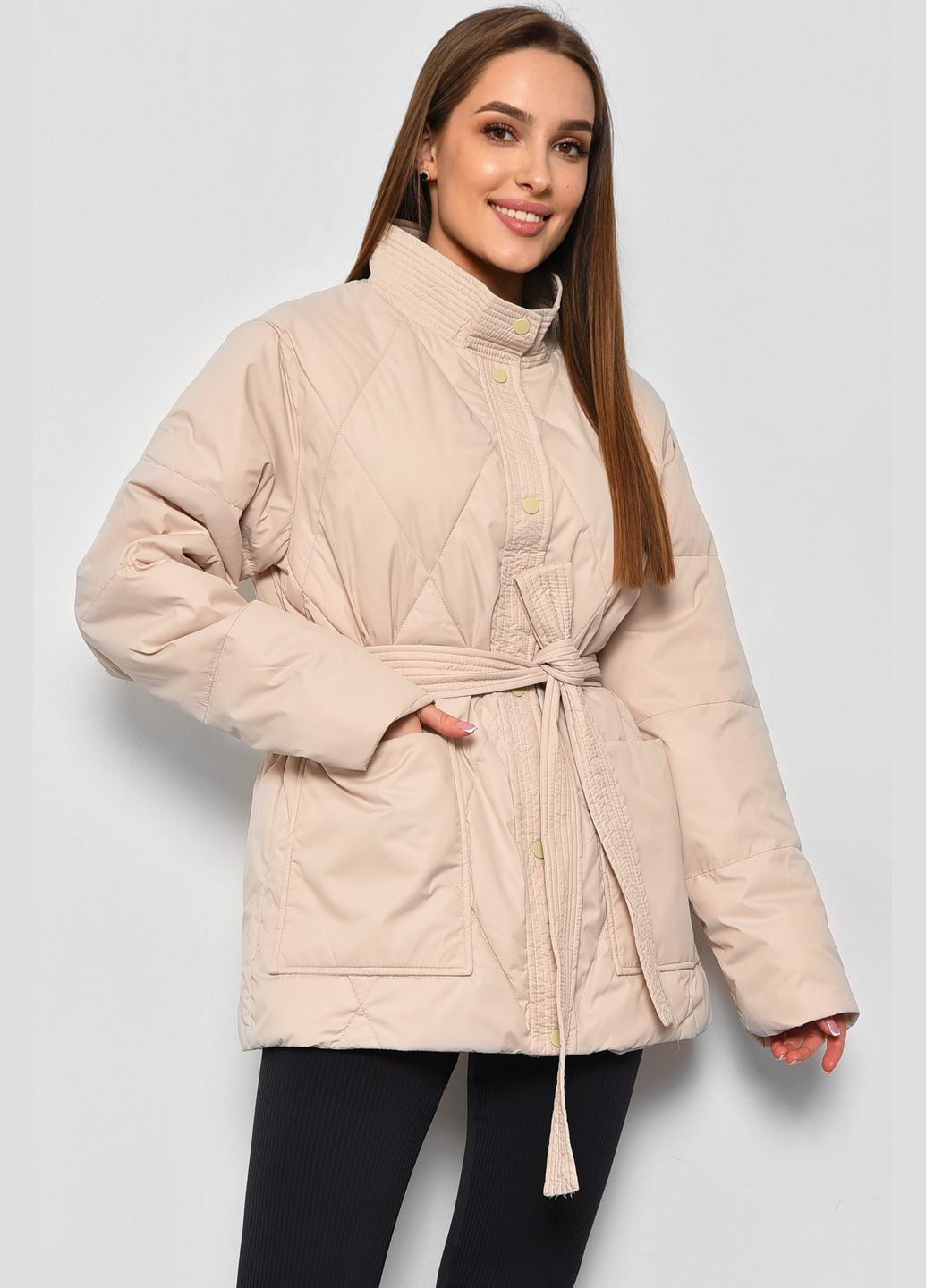 Бежевая демисезонная куртка женская демисезонная полубатальная бежевого цвета Let's Shop