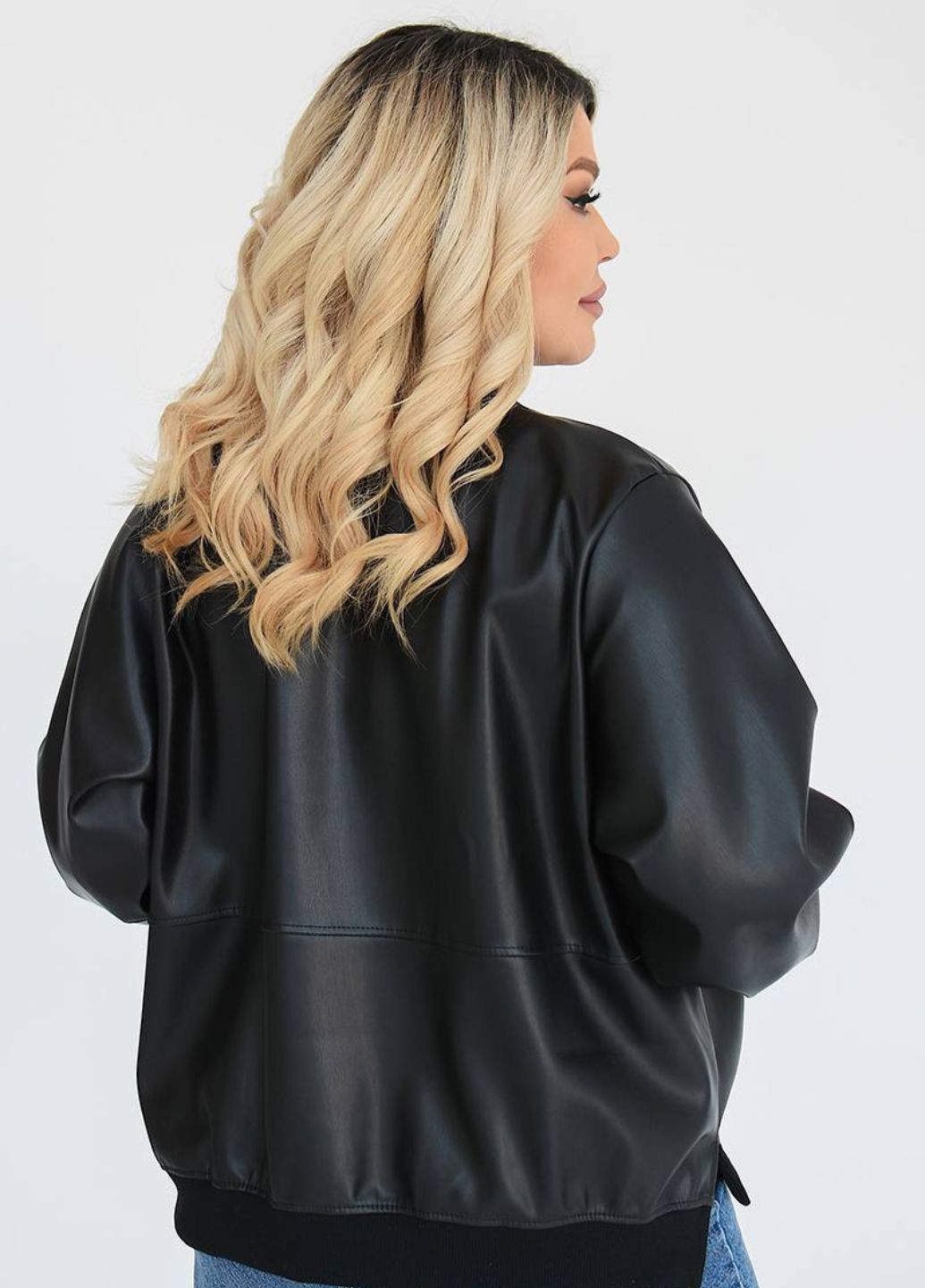 Черная демисезонная стильная женская куртка из экокожи No Brand