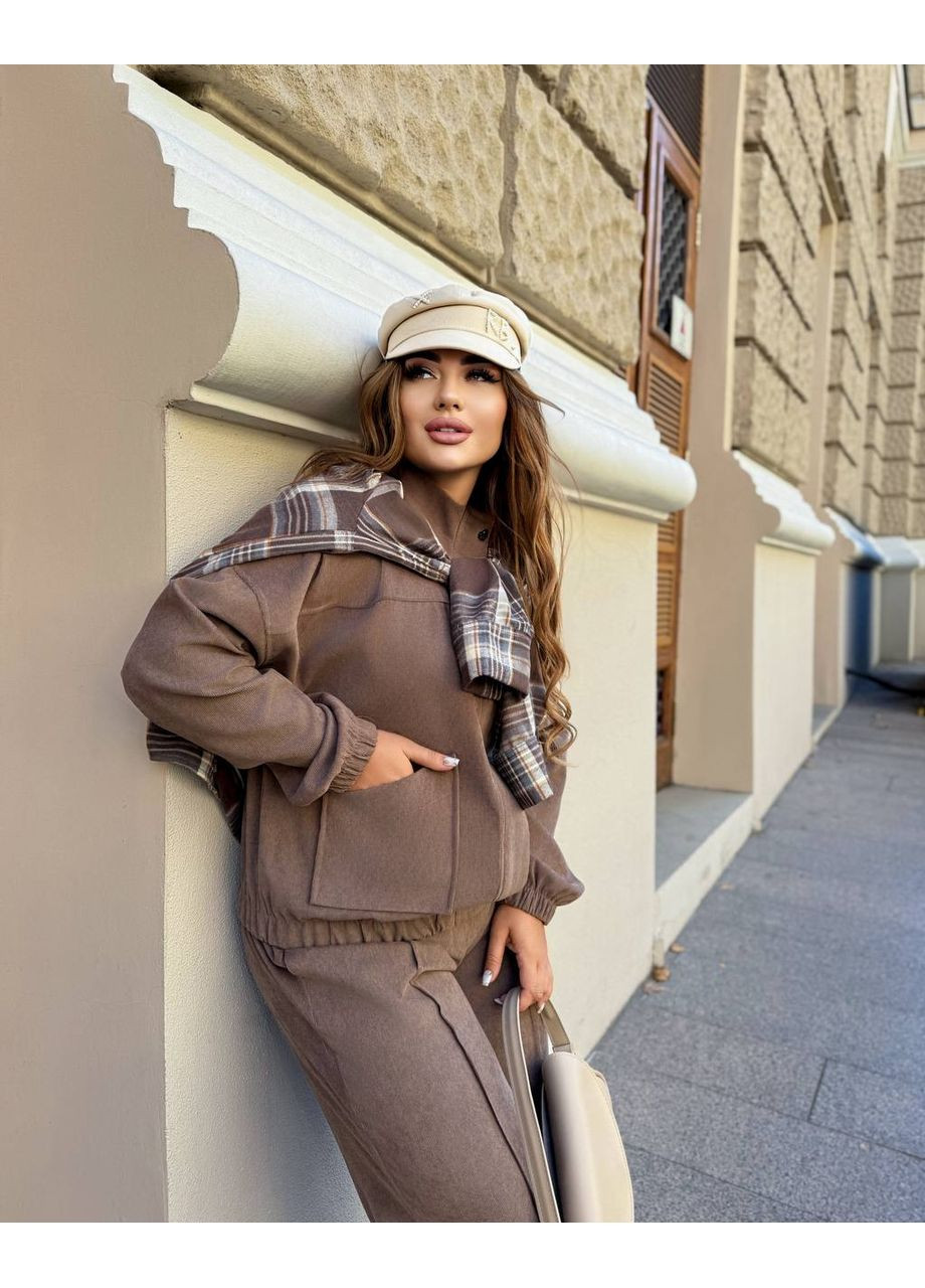 Ідеальний трендовий костюм Україна (361044184)