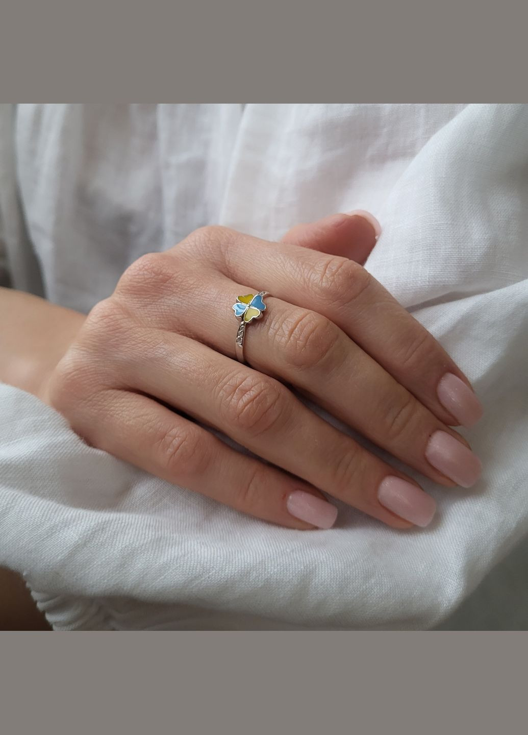 Кольцо серебряное женское колечко Цветок желтая и голубая эмаль 17.5 разм серебро 925 пробы Родиров 81149э No Brand (306741915)