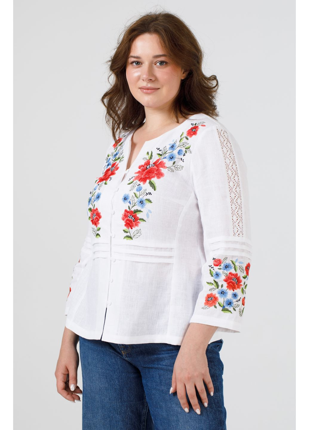 Біла жіноча блуза-вишиванка з льону на ґудзиках з мереживом та квітами plus size текля., р., код 9484/66/101 ГАЛЕРЕЯ ЛЬОНУ