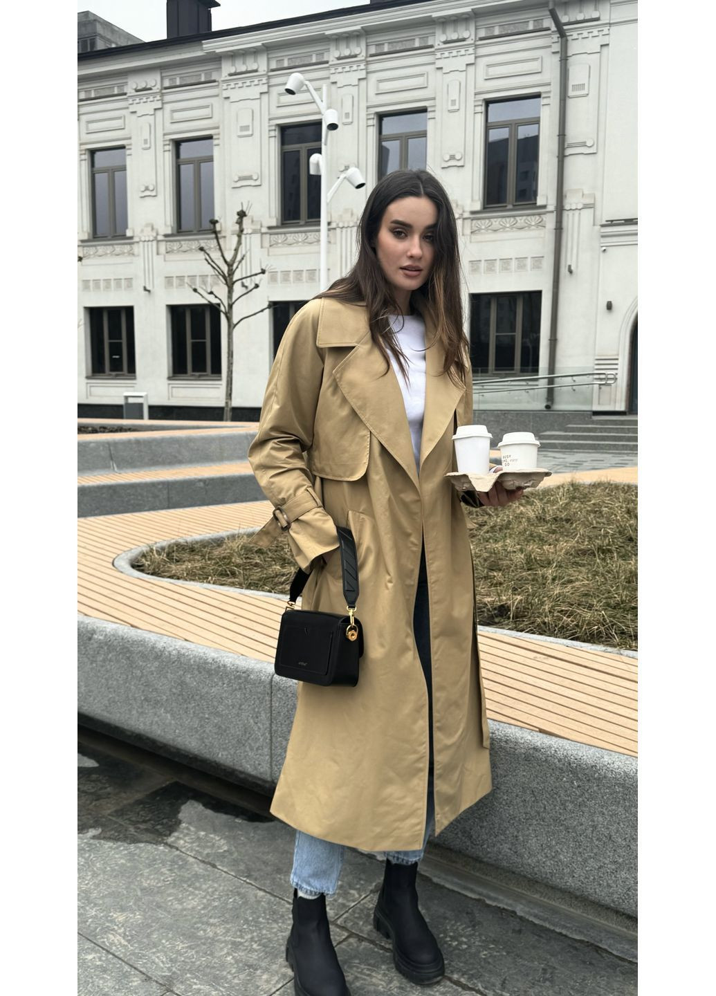 Коричневе демісезонне Тренч із плащівки карамельний оверсайз No Brand