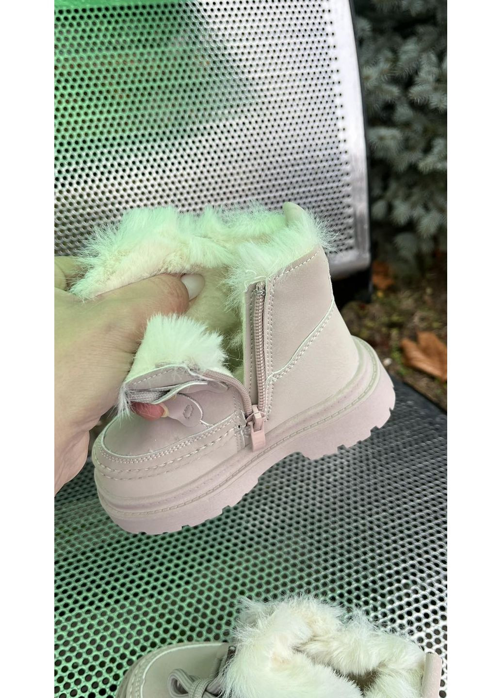 Бледно-розовые ботинки Clibee