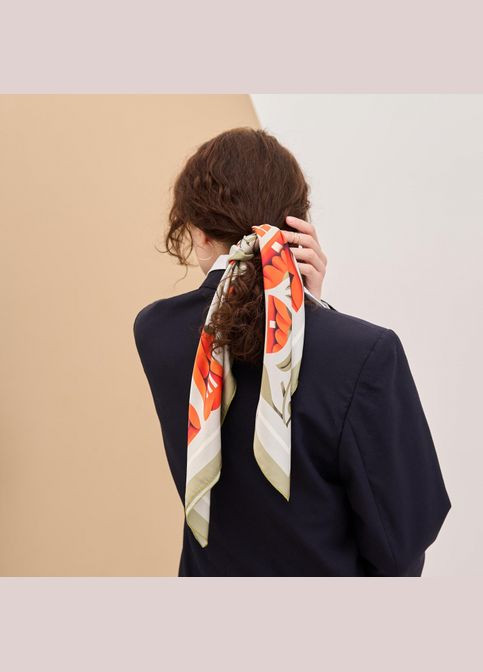 Жіноча хустинка з принтом Танець пелюсток Gifty 5517 (303727458)