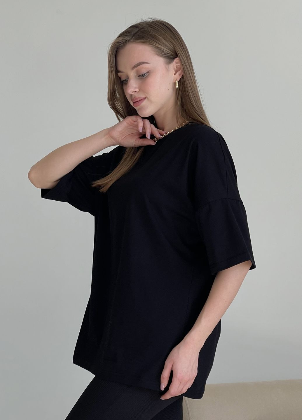Чорна літня футболка оверсайз жіноча чорна монті 800001001 з коротким рукавом Merlini