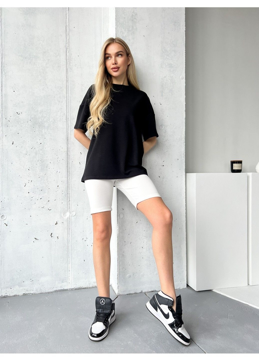 Черная летняя женская футболка оверсайз cotton черная Teamv
