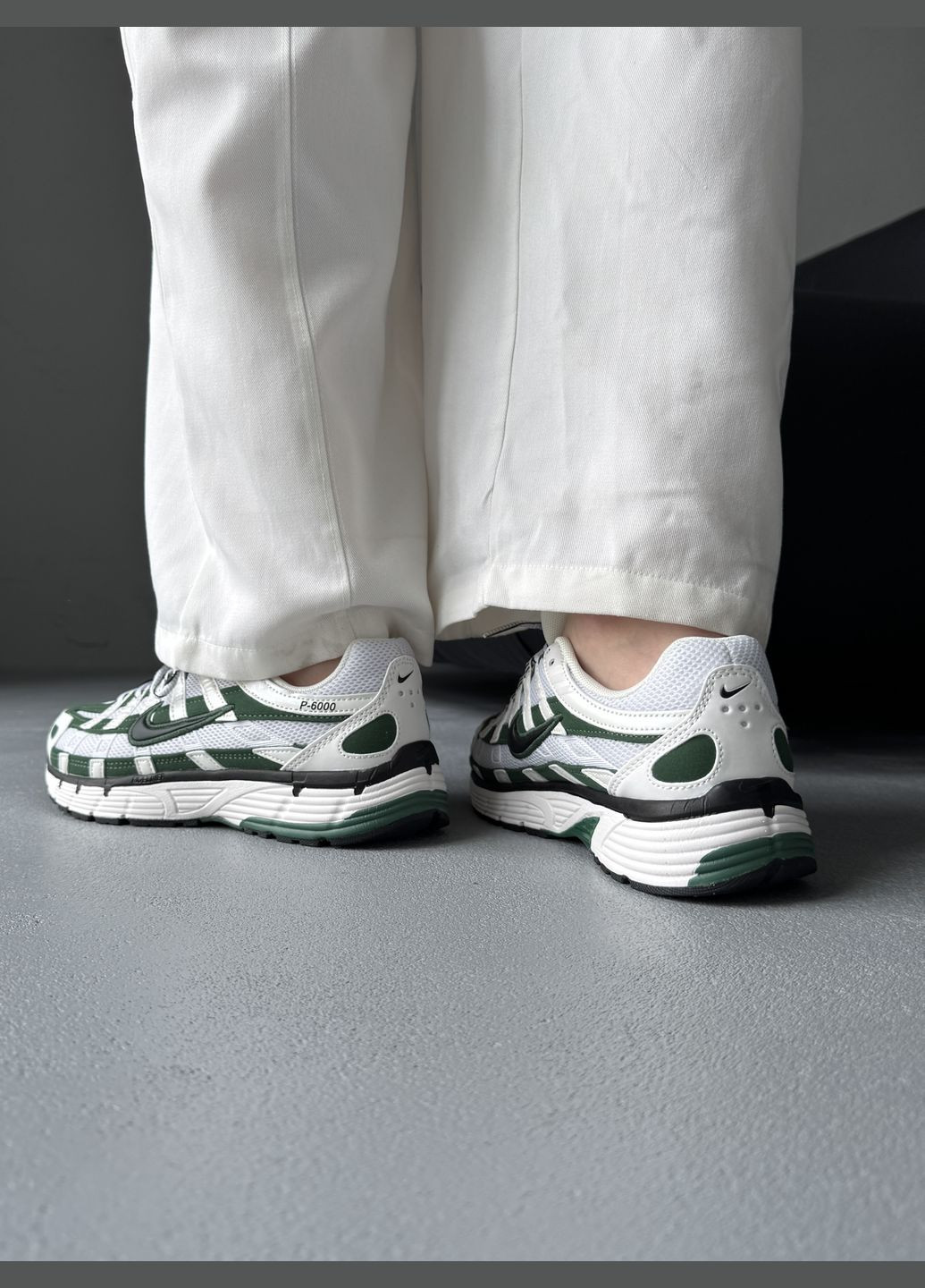 Зелені Осінні кросівки чоловічі і жіночі nike p-6000 white green black | найк р-6000 зелені No Brand