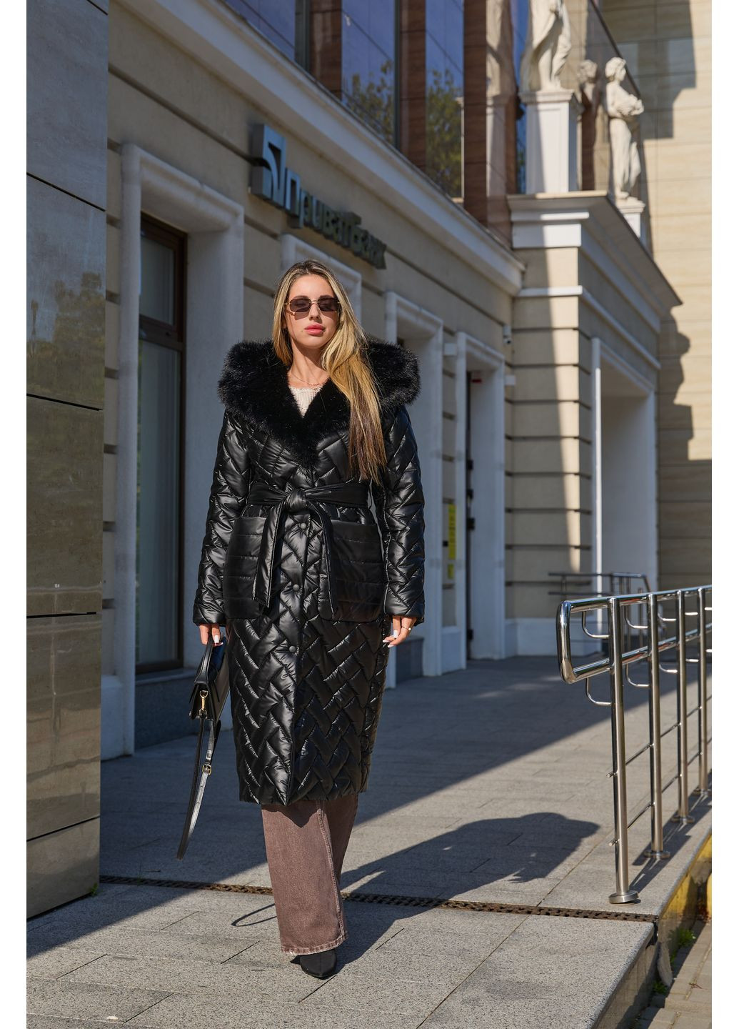 Чорне зимнє Пальто MN