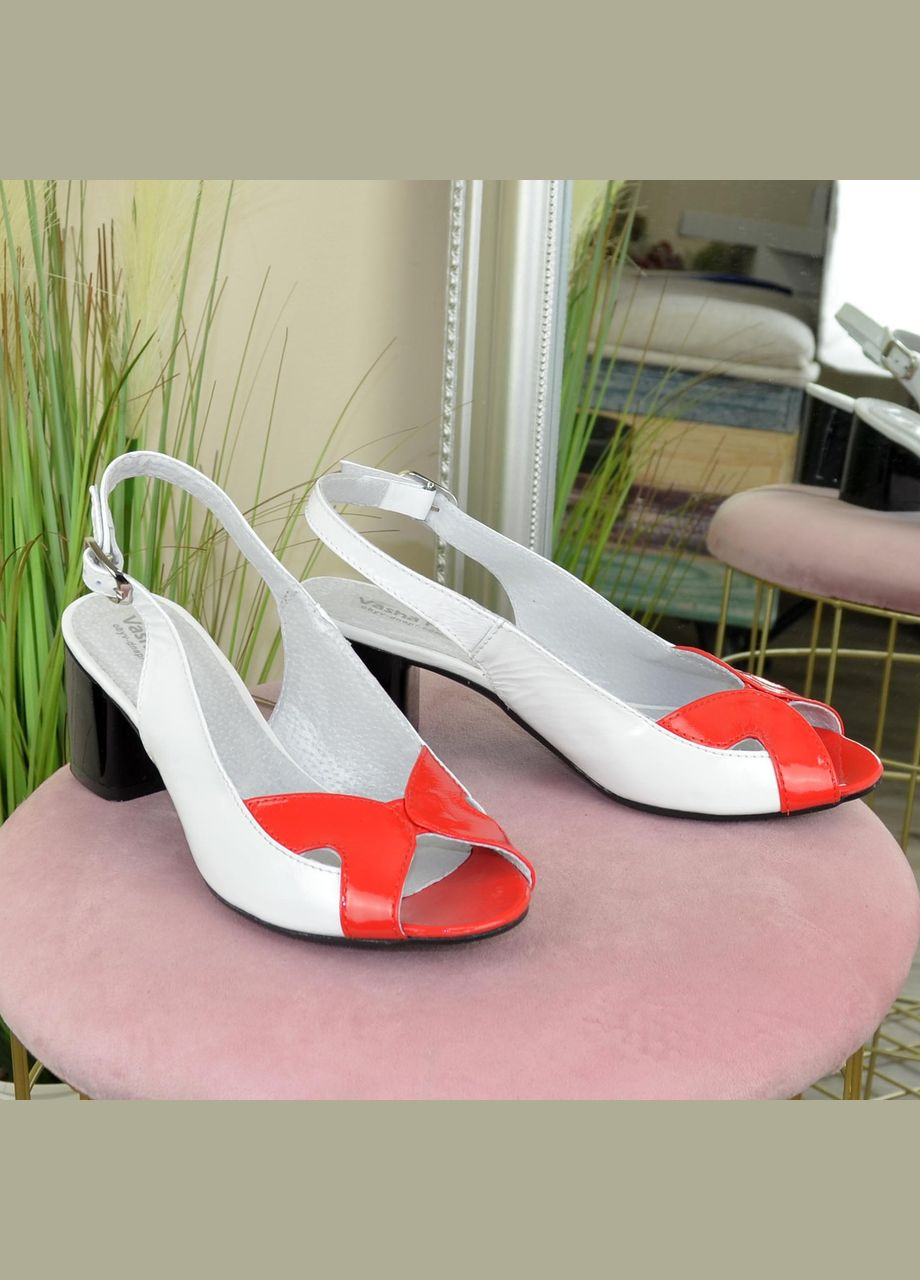 Босоніжки жіночі лакові на стійкому підборі. Колір білий, червоний. 37 розмір Vasha para (303931327)