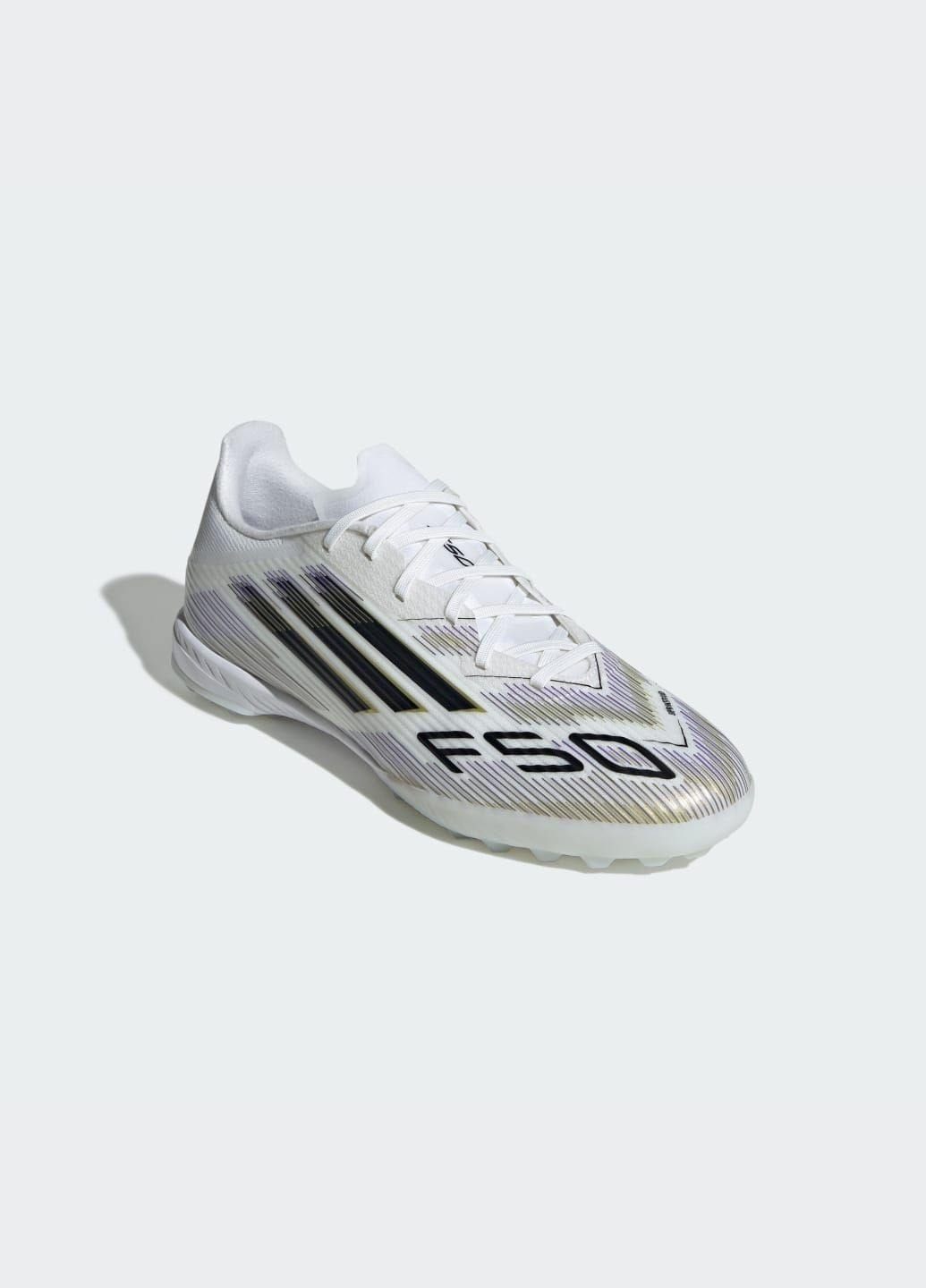 Белые летние бутсы f50 league turf adidas