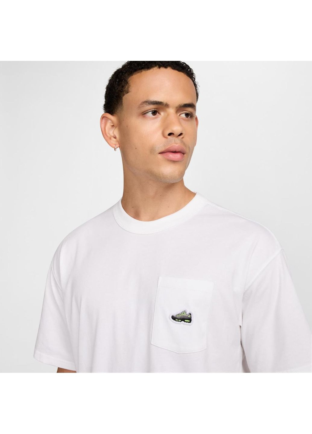 Біла чоловіча u nsw tee m90 snkr patch pkt hj0574-100 з коротким рукавом Nike футболка