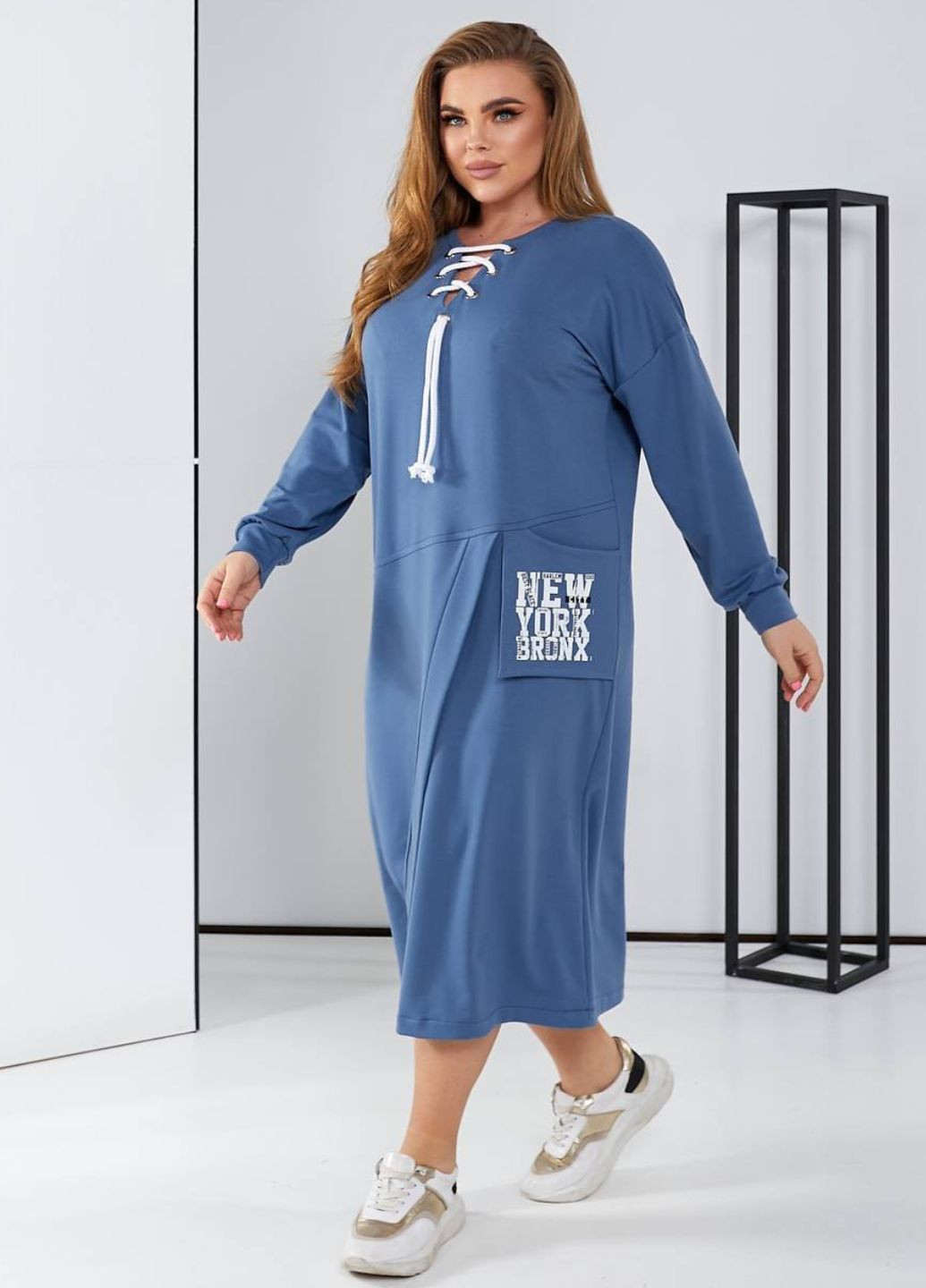 Голубое повседневный изысканное повседневное демисезонное меди платье со шнуровкой и длинными рукавами Allthings с надписью