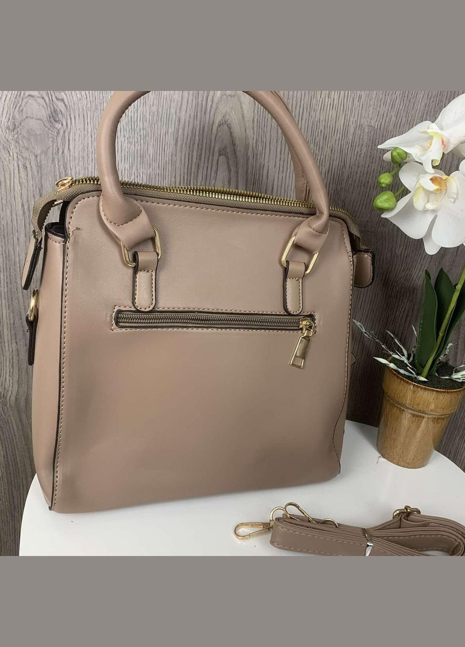 Жіноча сумка з вишивкою та брелоком екокожу квітковий принт бежевий (sku_1236) No Brand (330576850)