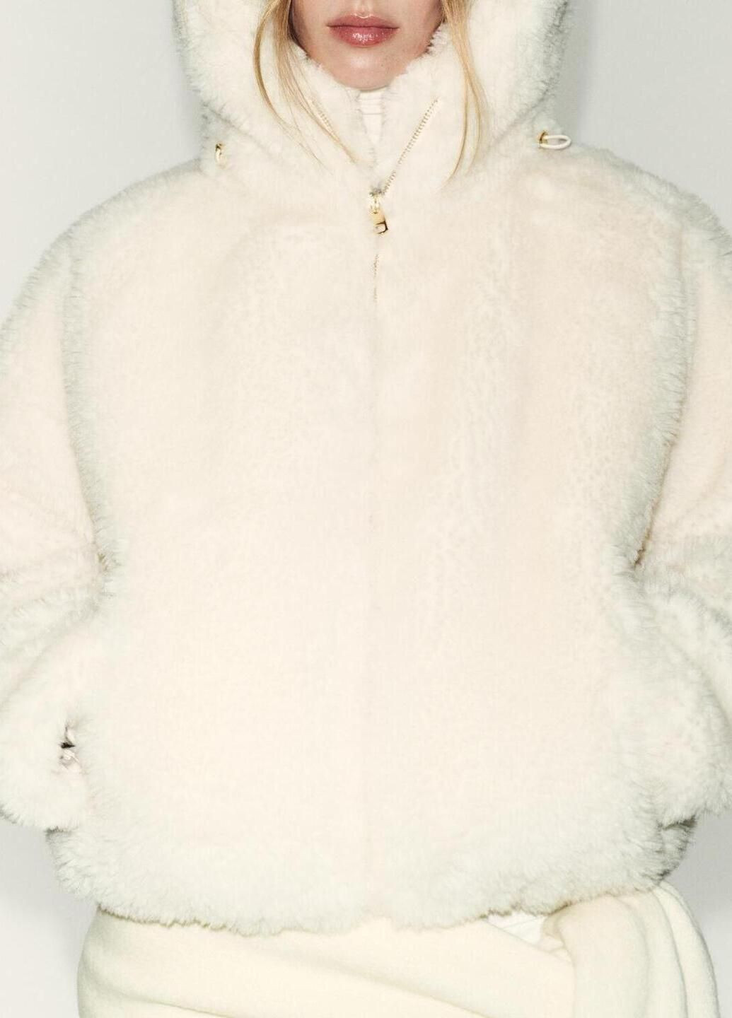 Молочна демісезонна куртка Zara