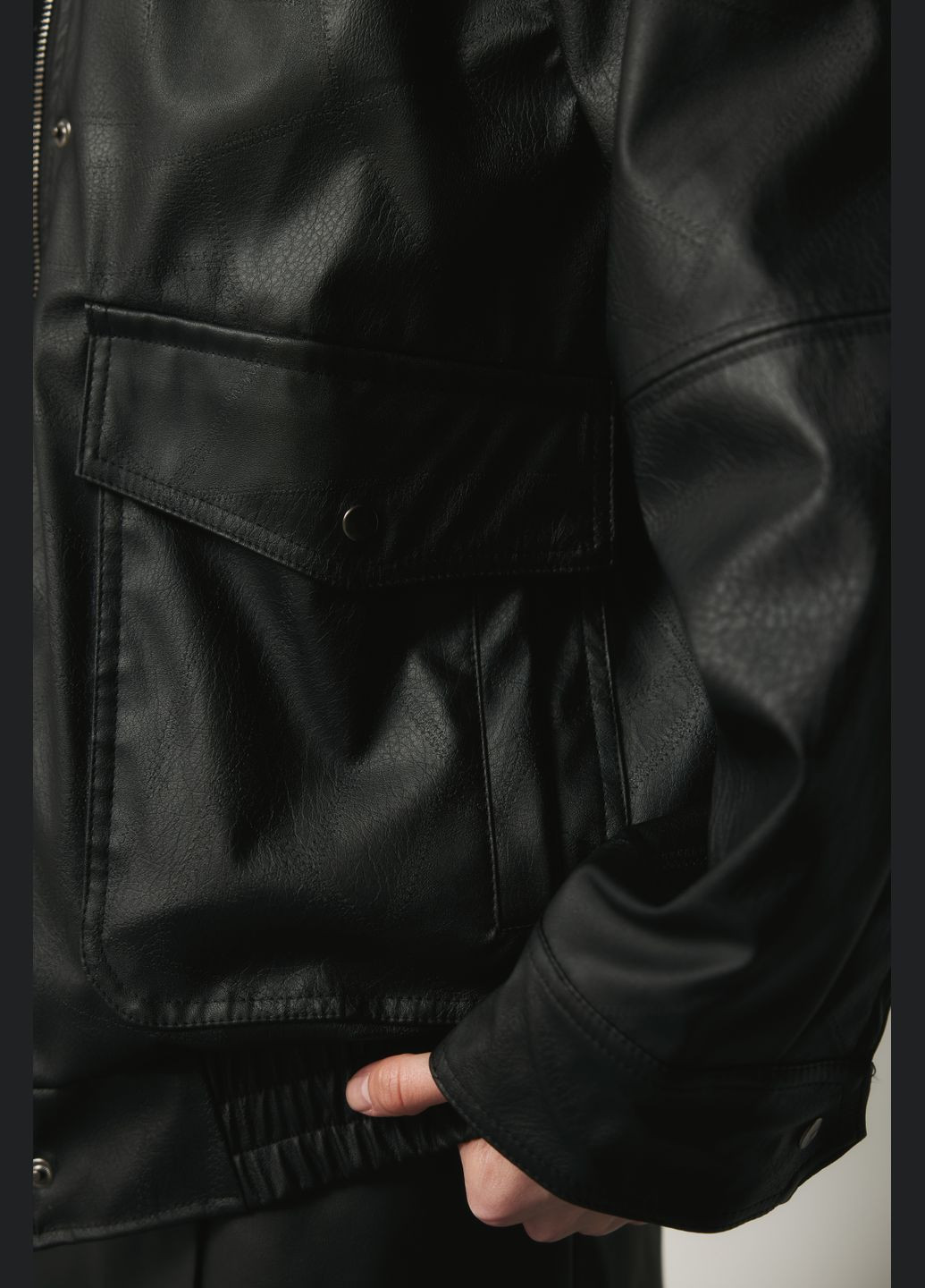 Черная демисезонная женская куртка короткая кожзам коричневая ZF inspire