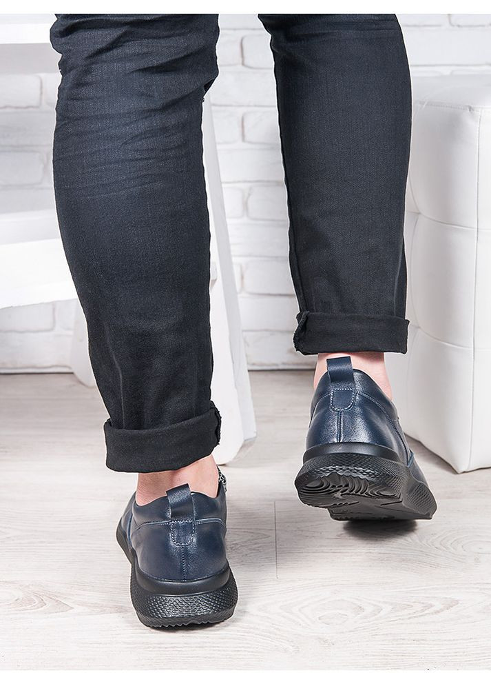 Синие демисезонные кожаные мужские кроссовки синего цвета 35558 No Brand