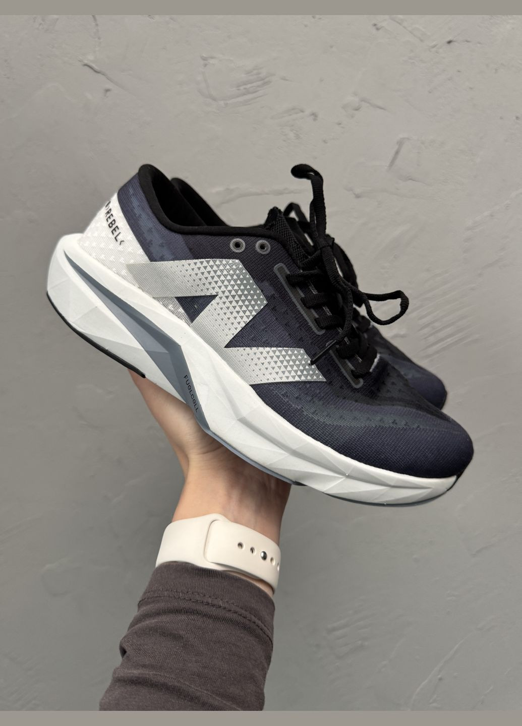 Синие демисезонные кроссовки мужские new balance fuelcell rebel v4 graphite grey white | нью беланс фьюлцел ребел синие No Brand