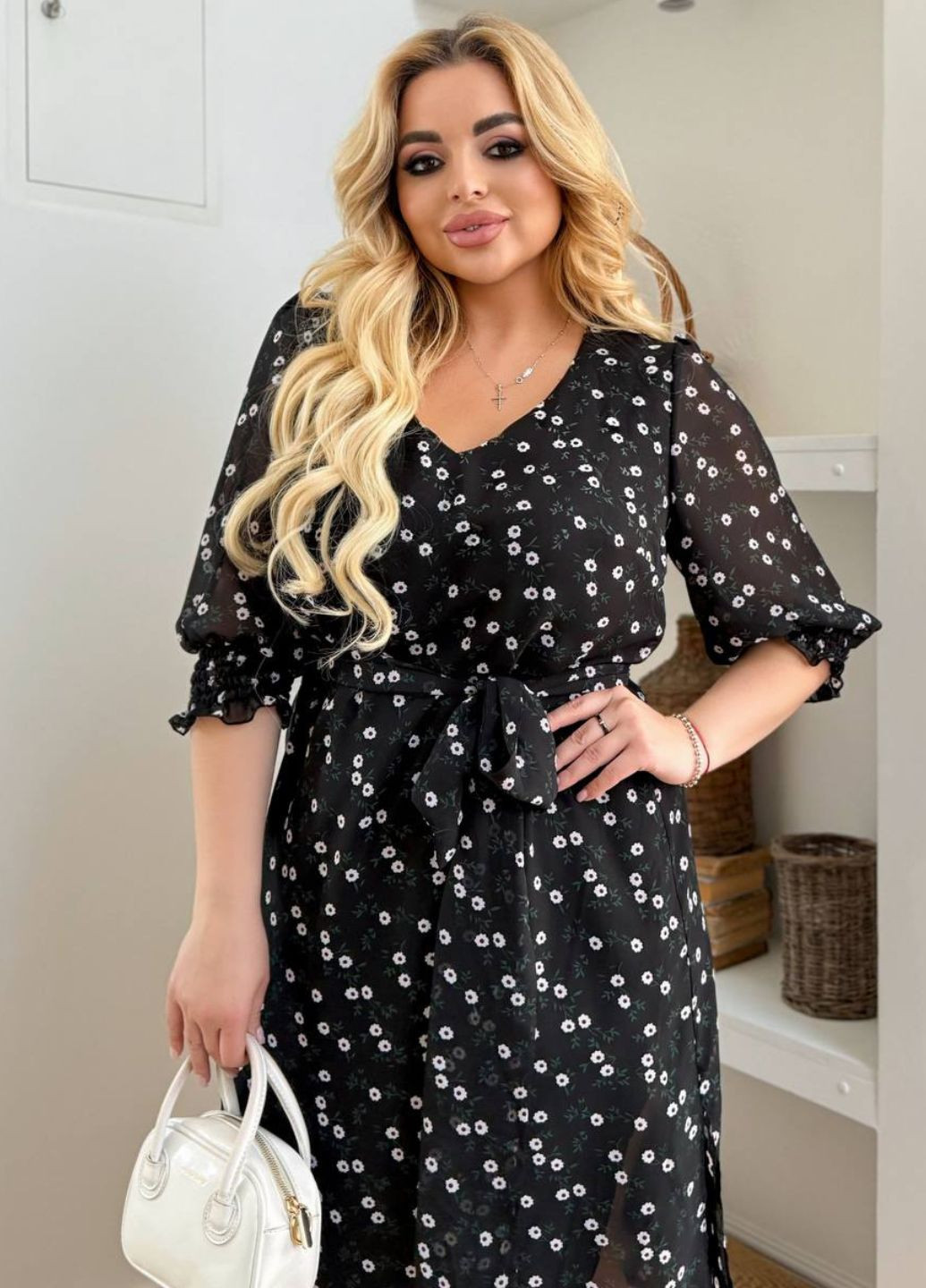 Чорно-білий повсякденний вишукана легка літня міді сукня з квітковим візерунком, поясом та рукавами ліхтарик три чверті Tik-Tak з квітковим принтом