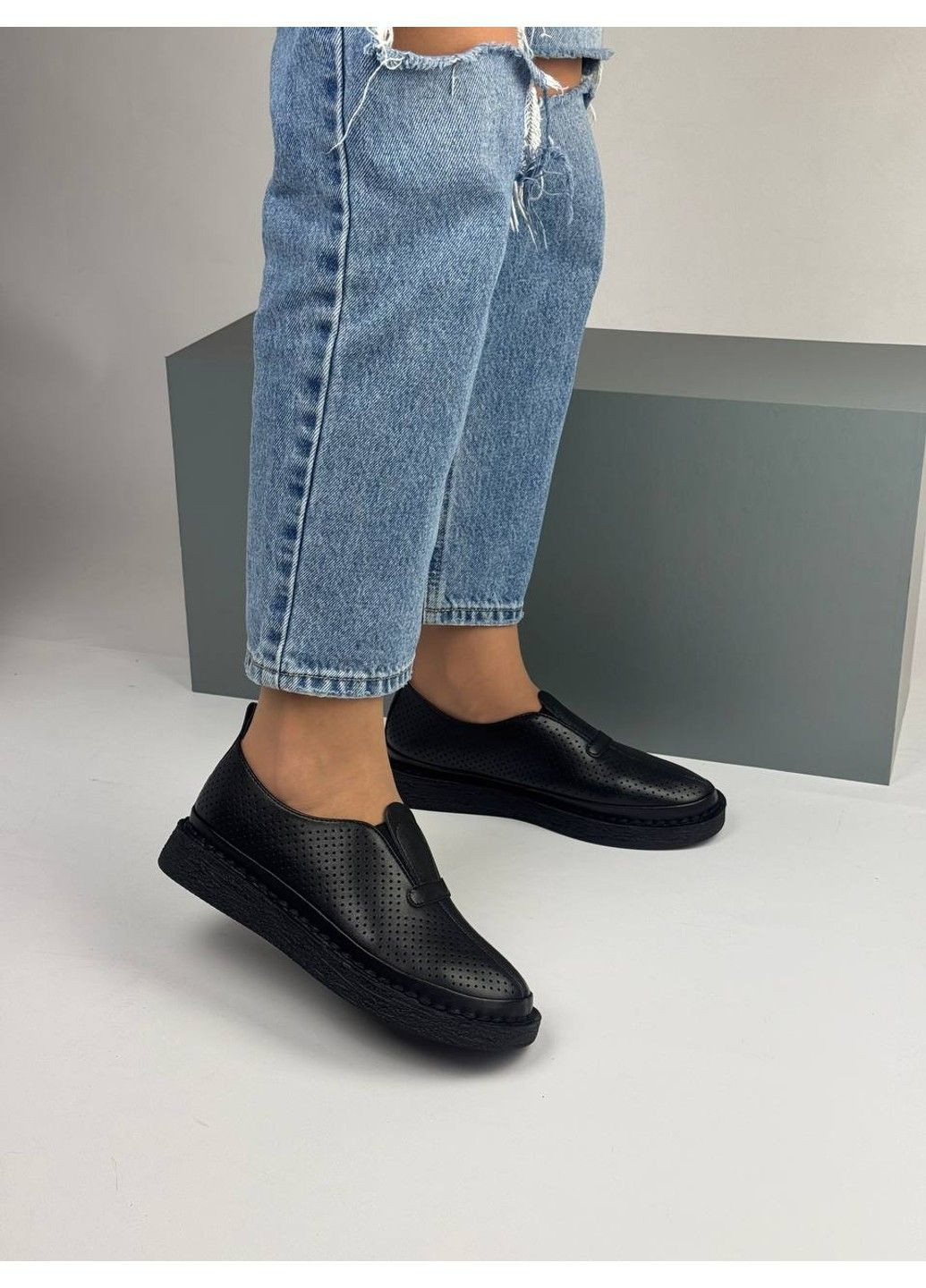 Черные 433 мокасины кожаные чорные с перфорацией No Brand