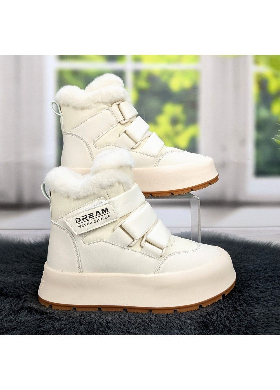 Молочные повседневные зимние ботинки зимние детские для девочки молочного цвета на липучках Tom.M