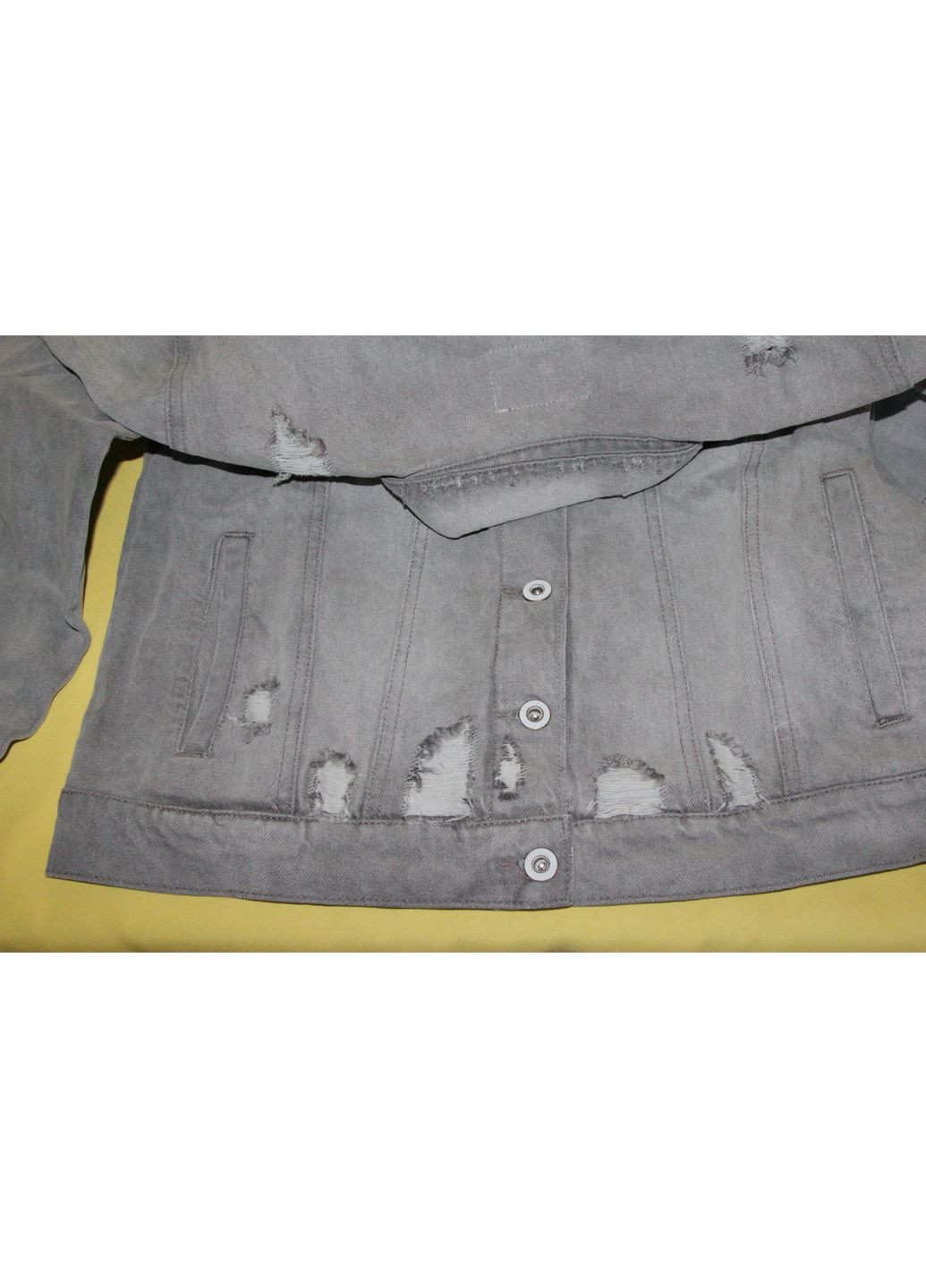 Серая куртка женская джинсовая, размер м Jessica Simpson