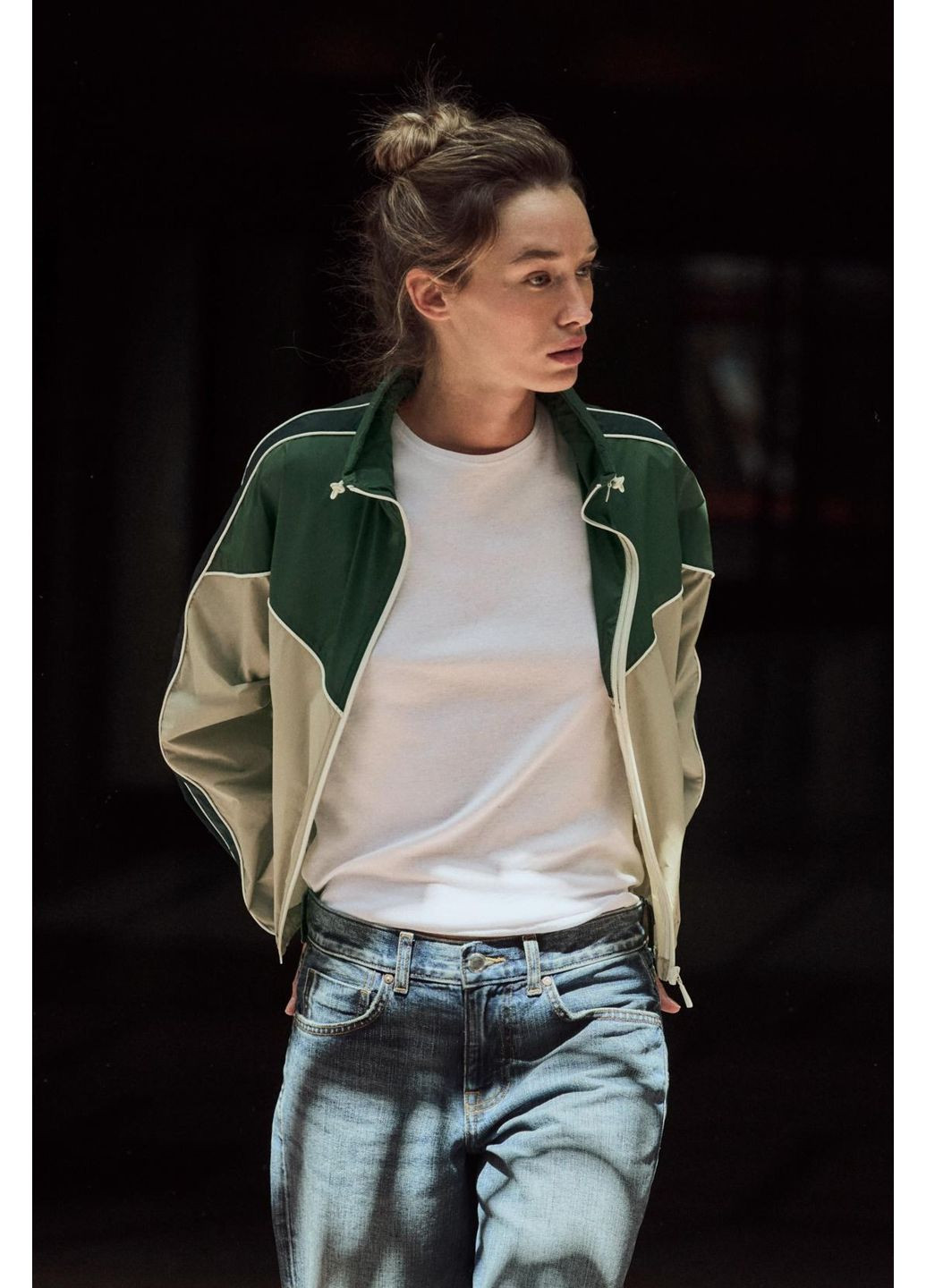 Бежева демісезонна укорочена куртка з кольоровими блоками Zara