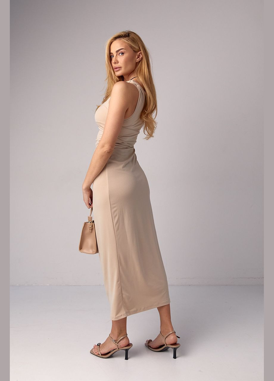 Бежевое силуэтное платье миди без рукавов с драпировкой Lurex