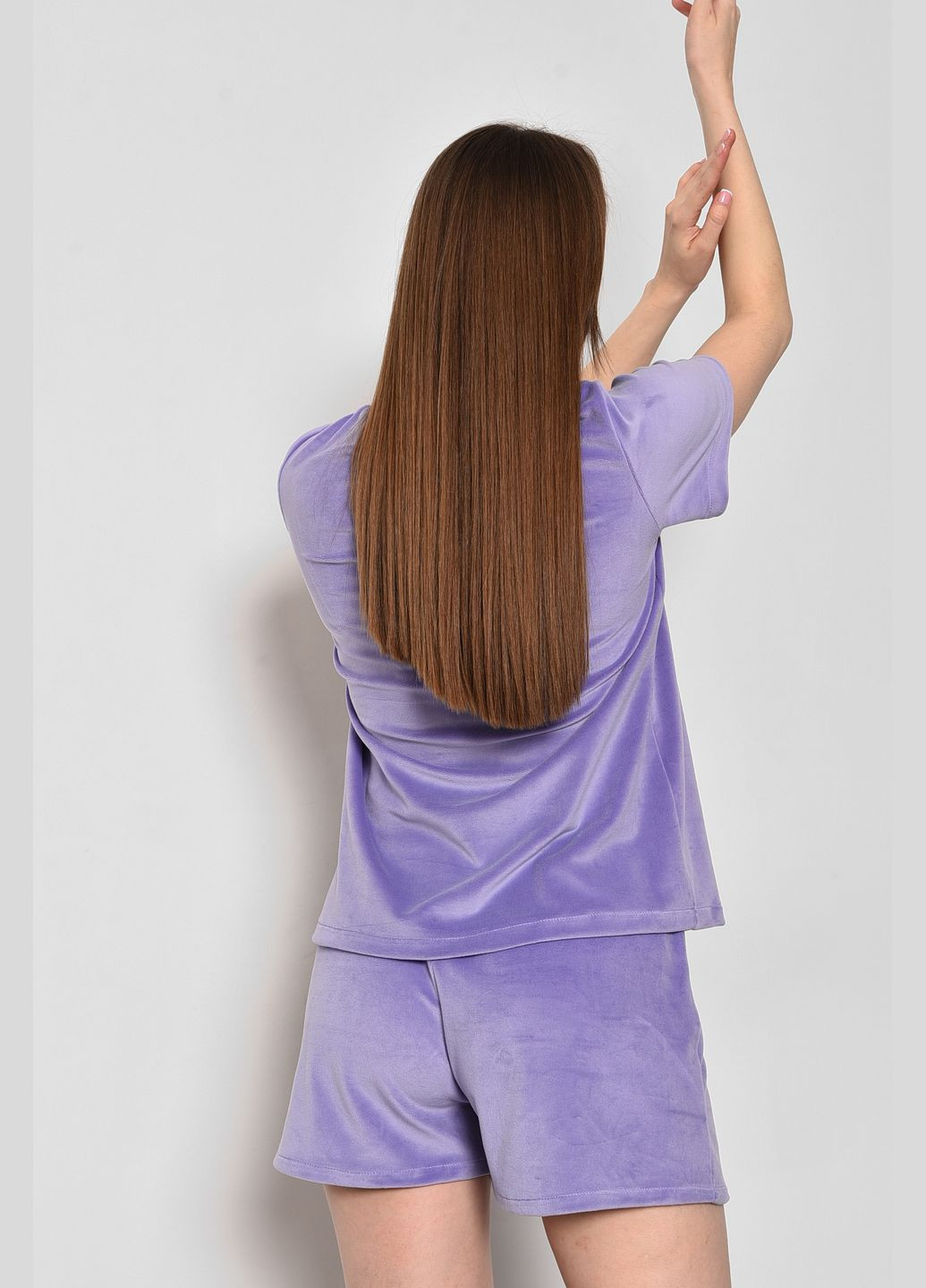 Фіолетова всесезон піжама жіноча велюрова фіолетового кольору футболка + шорти Let's Shop